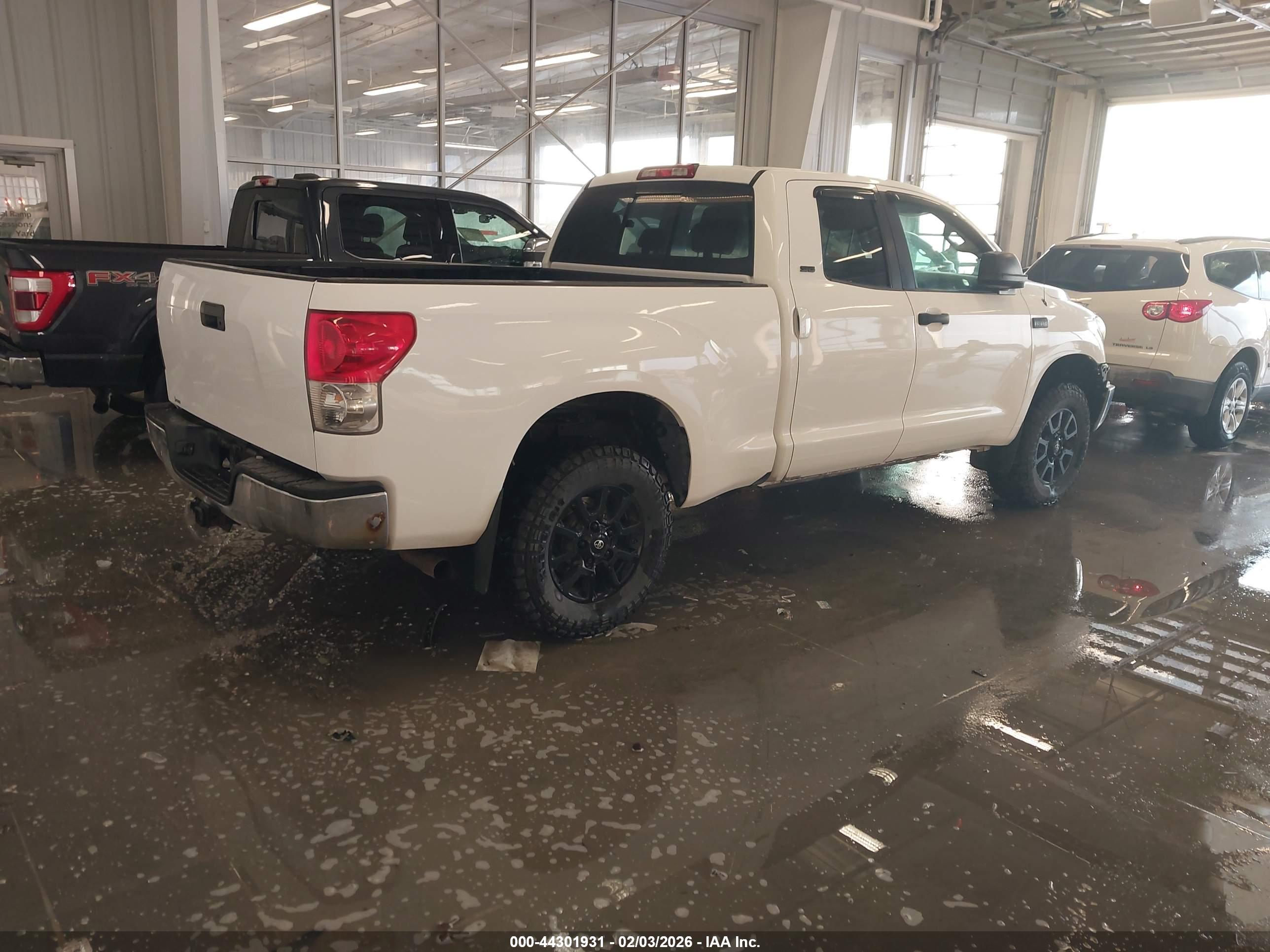 TOYOTA TUNDRA image 4