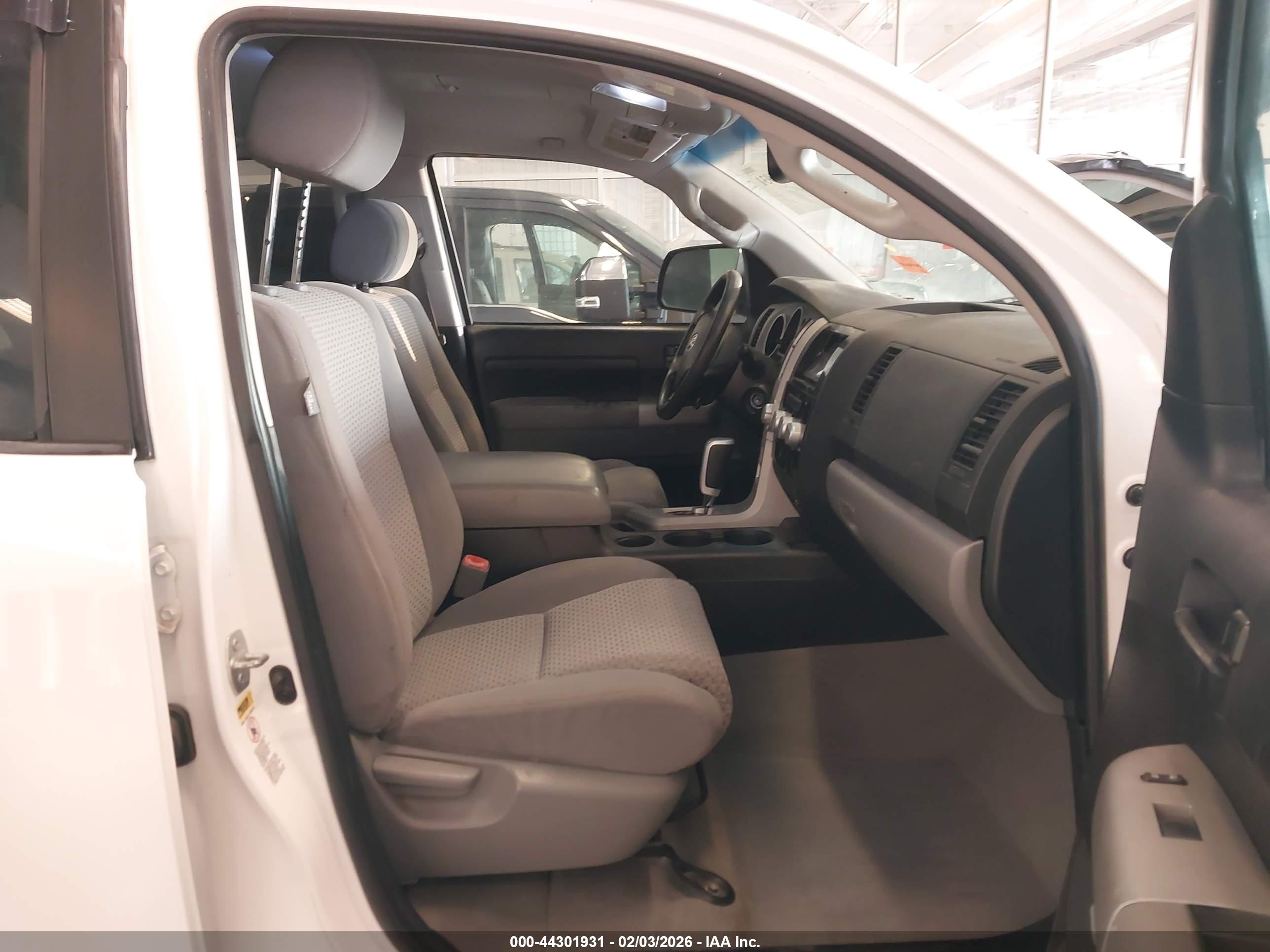TOYOTA TUNDRA image 5
