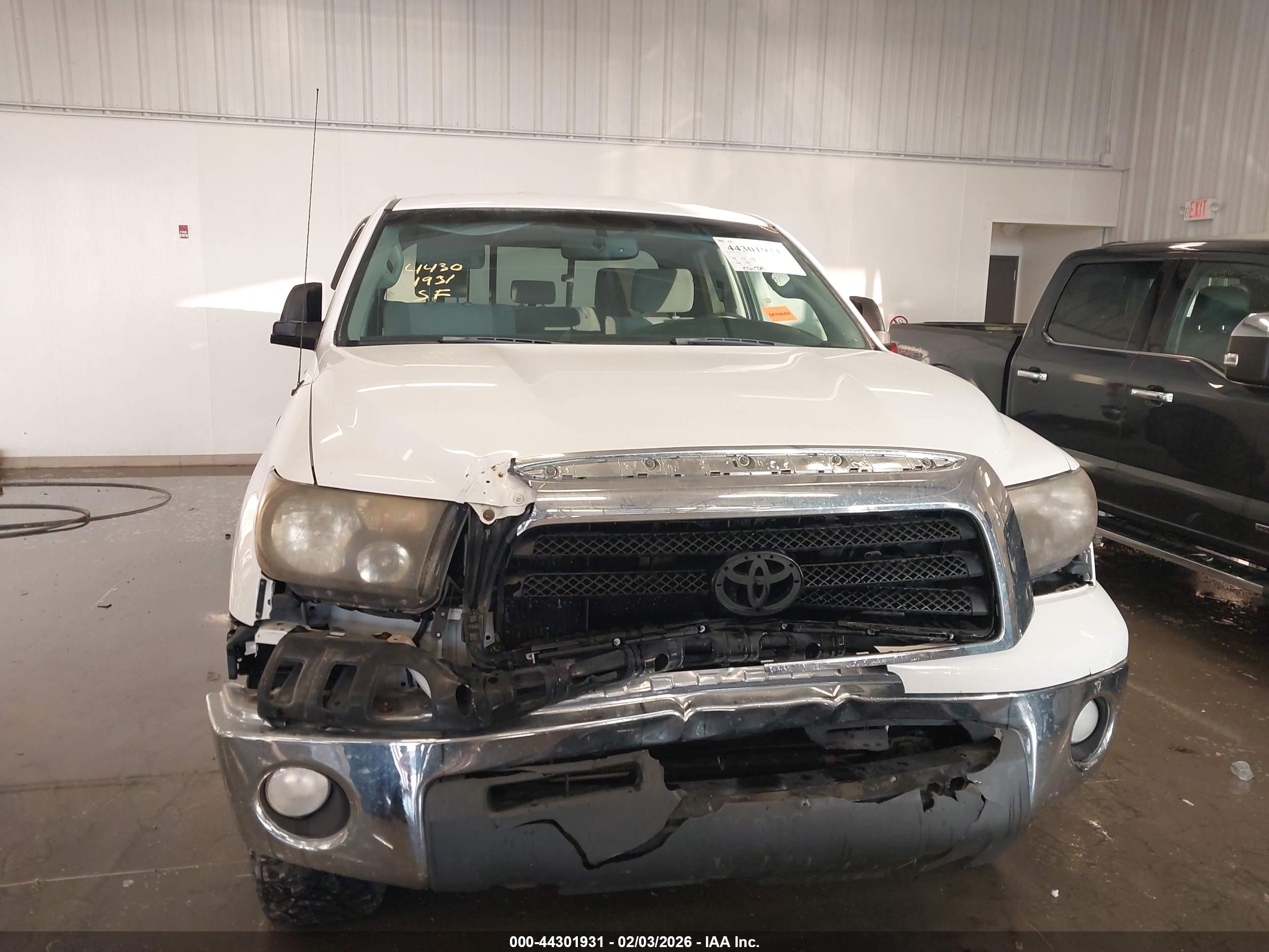 TOYOTA TUNDRA image 6