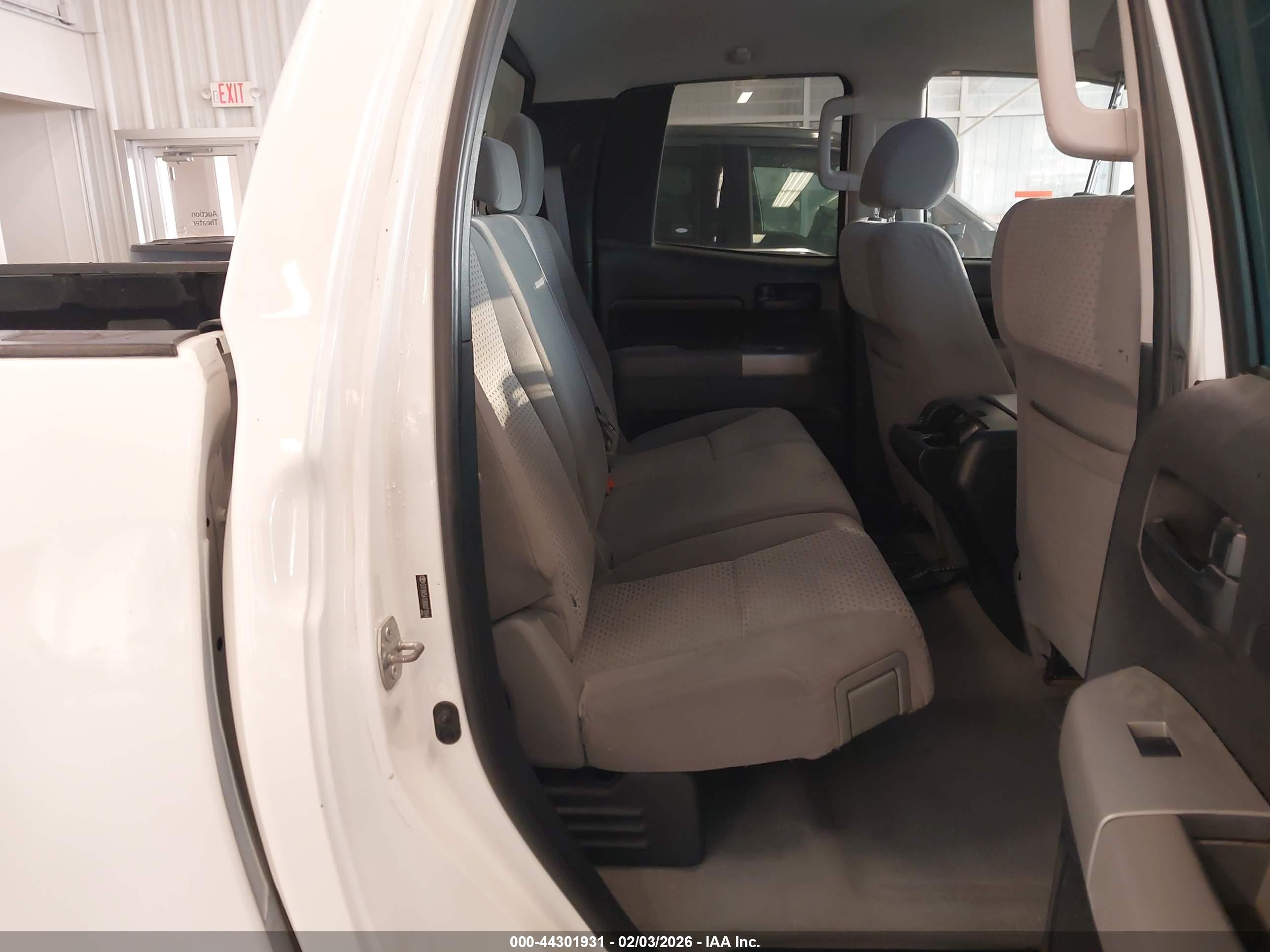 TOYOTA TUNDRA image 8