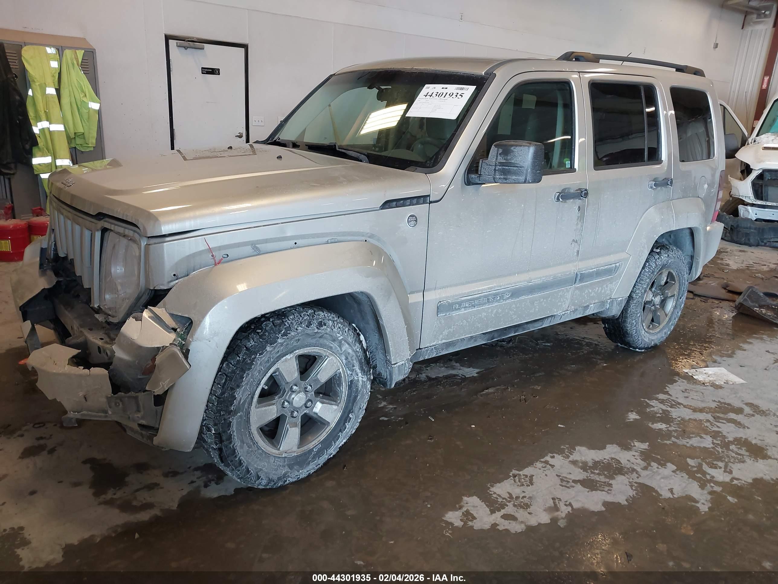 JEEP LIBERTY image 2