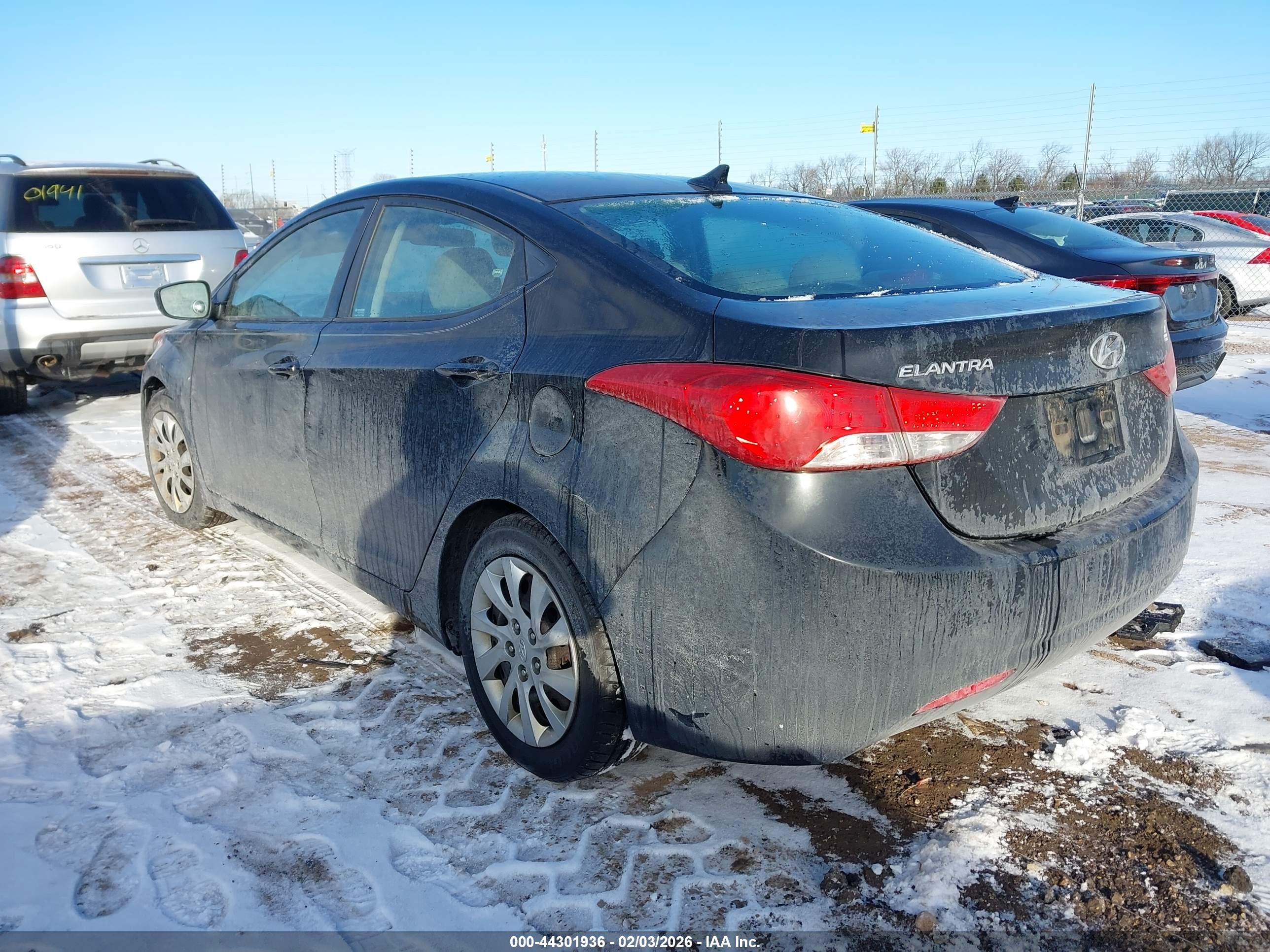 HYUNDAI ELANTRA image 3