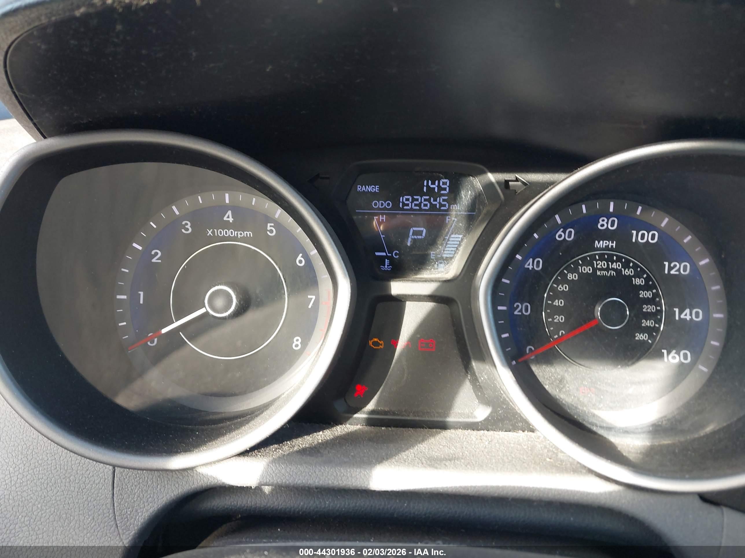 HYUNDAI ELANTRA image 7