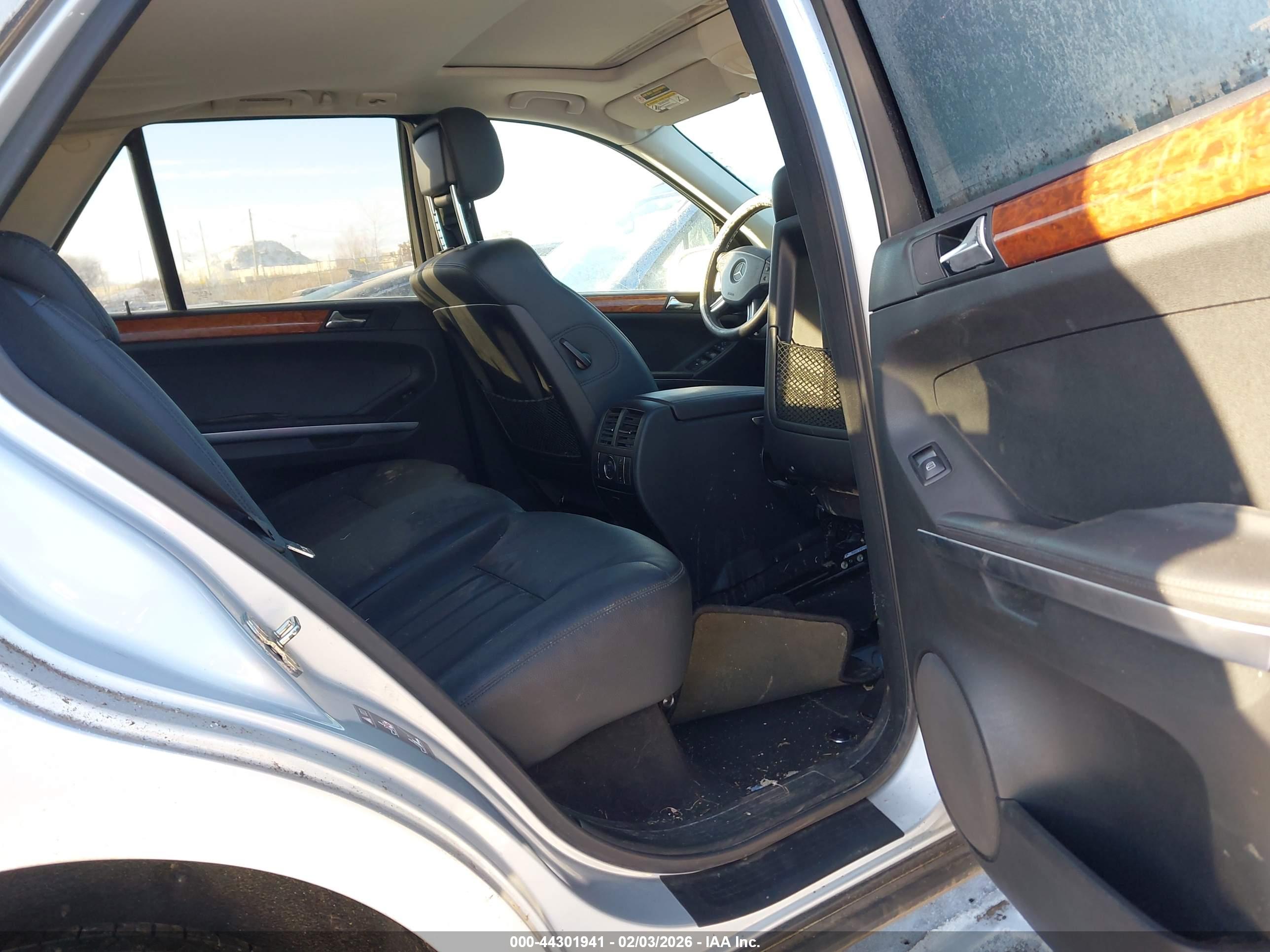 MERCEDES-BENZ ML image 8