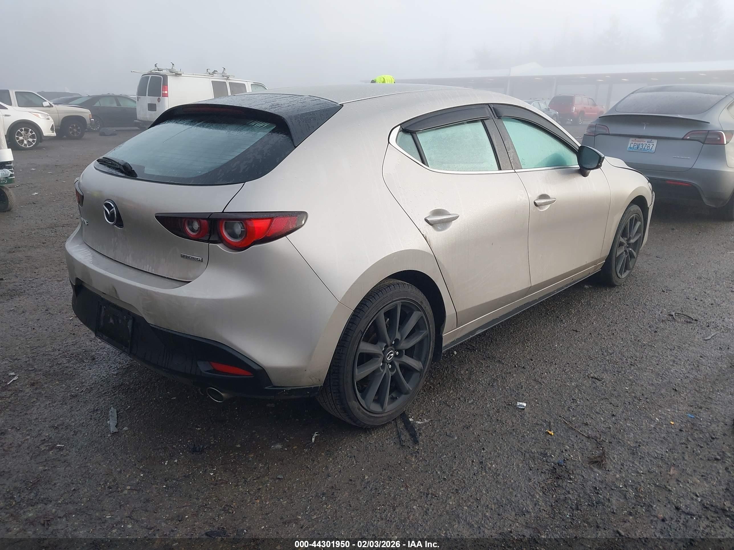MAZDA MAZDA3 image 4