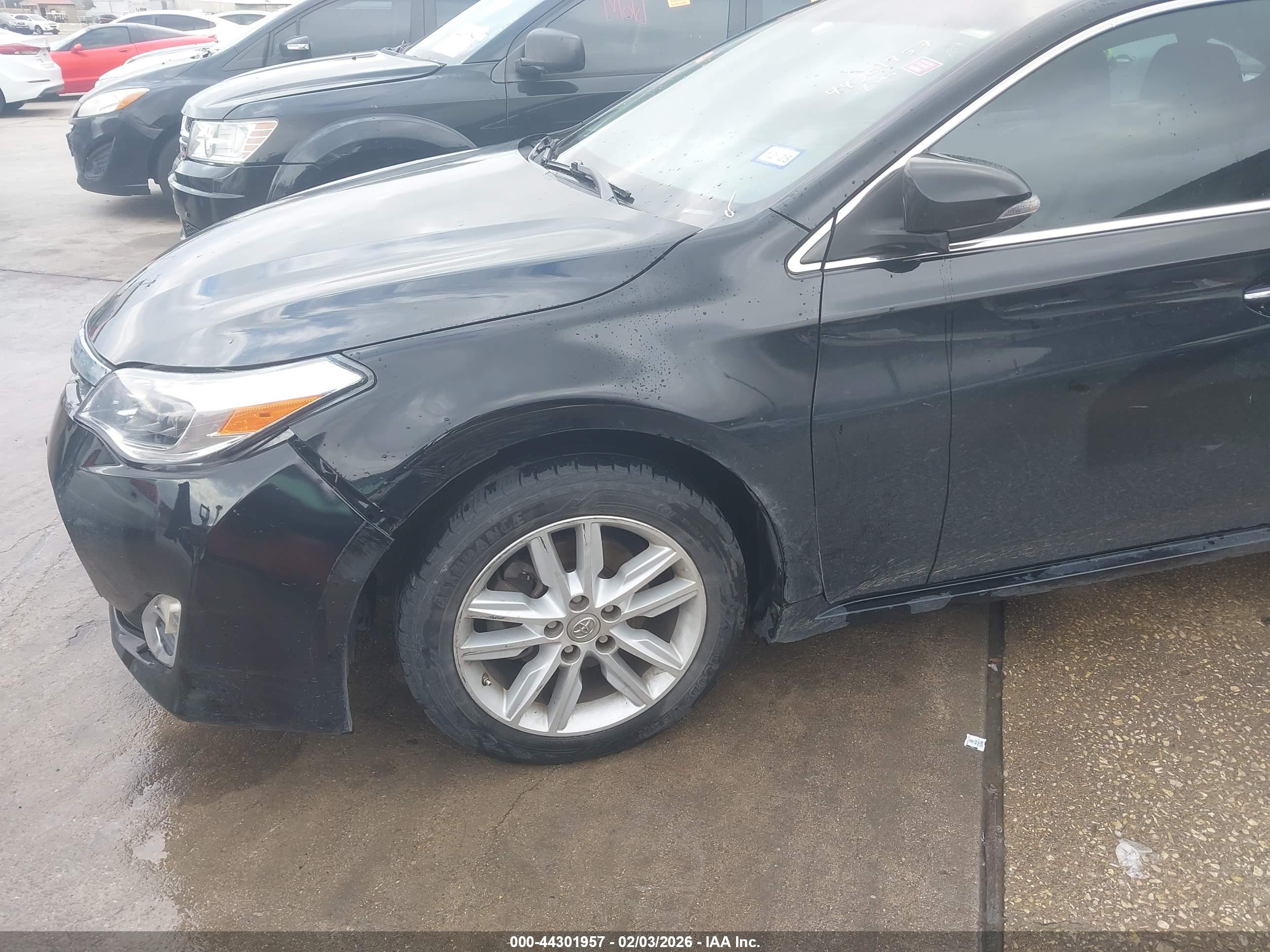 TOYOTA AVALON image 6
