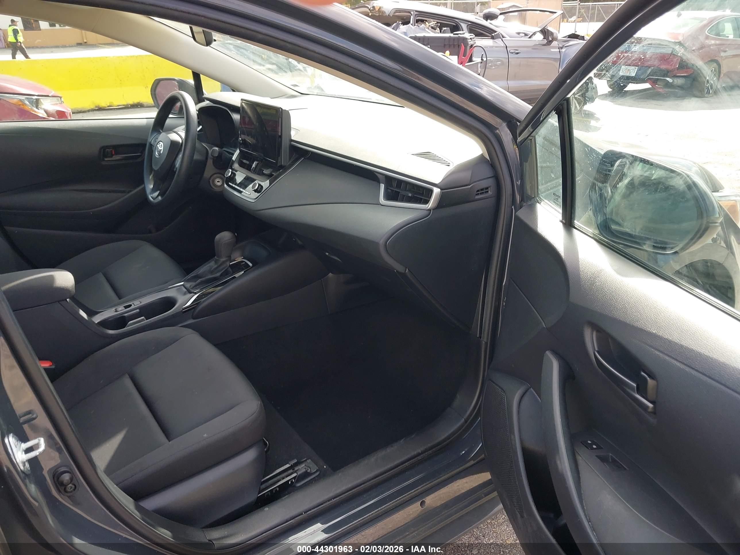 TOYOTA COROLLA image 5
