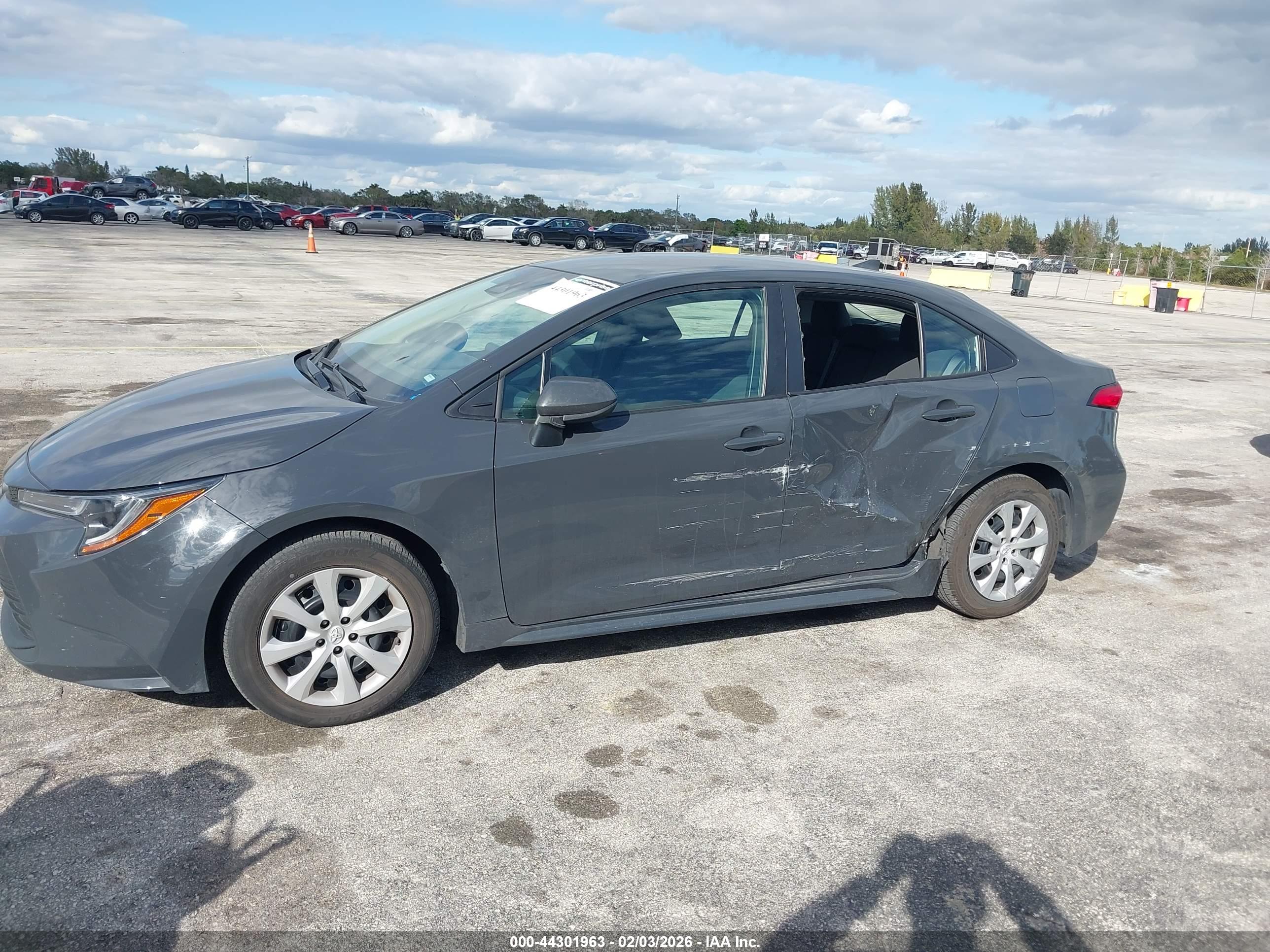 TOYOTA COROLLA image 6