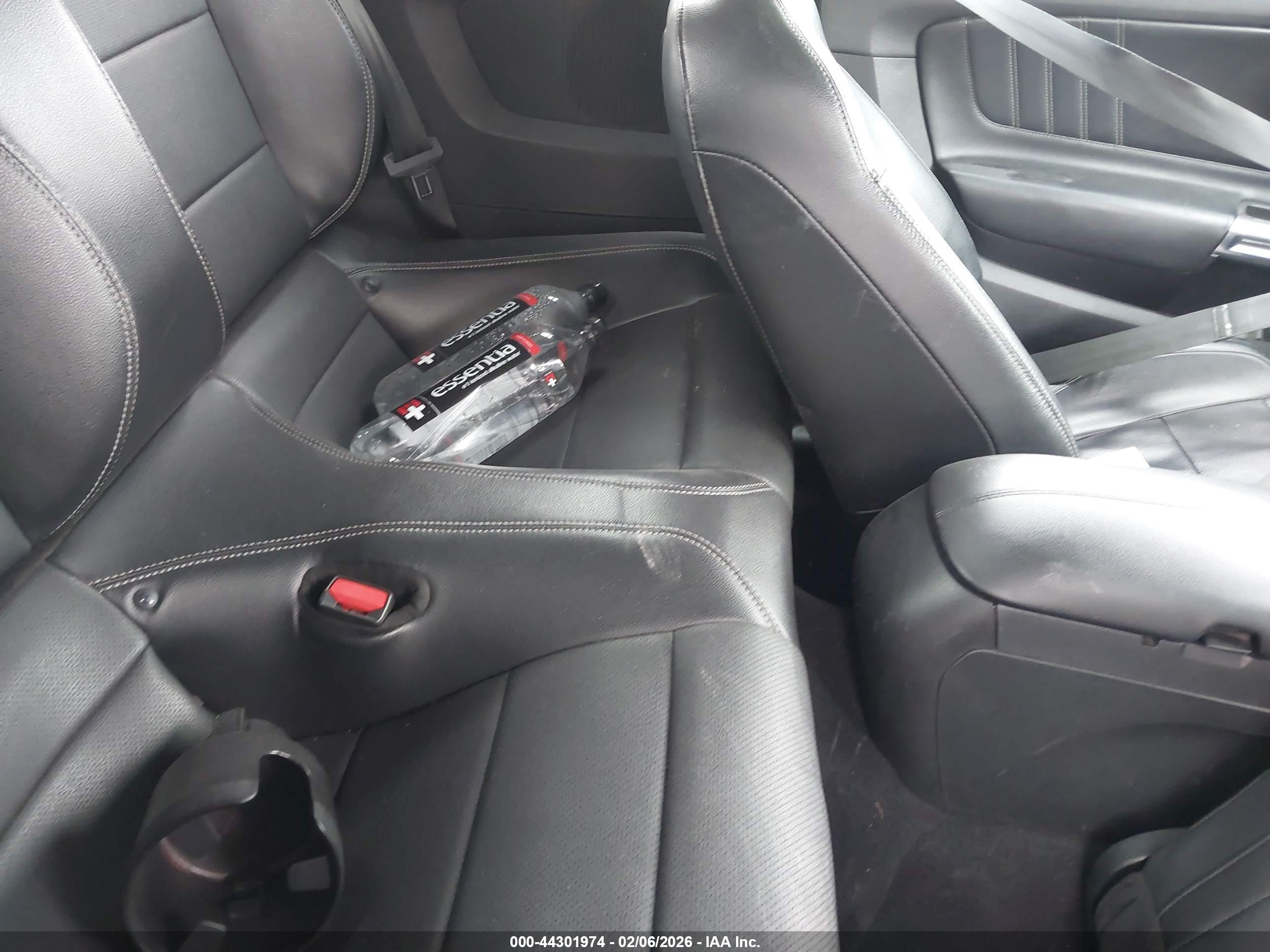 FORD MUSTANG image 8