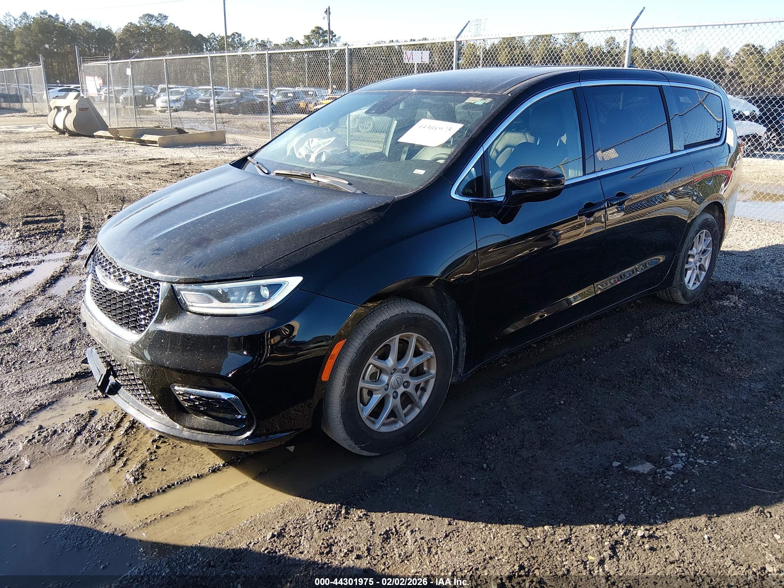 CHRYSLER PACIFICA image 2