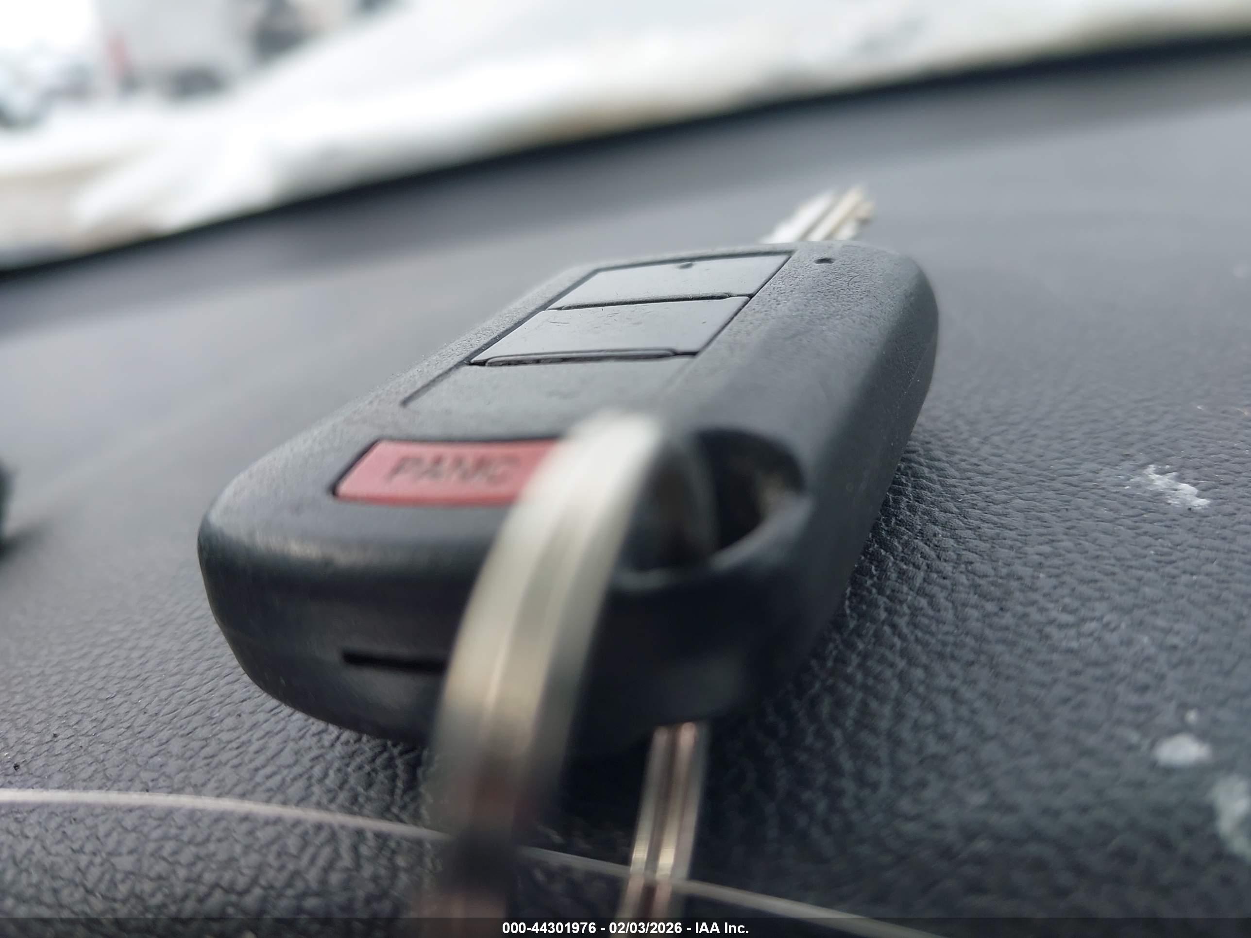 MITSUBISHI OUTLANDER image 11