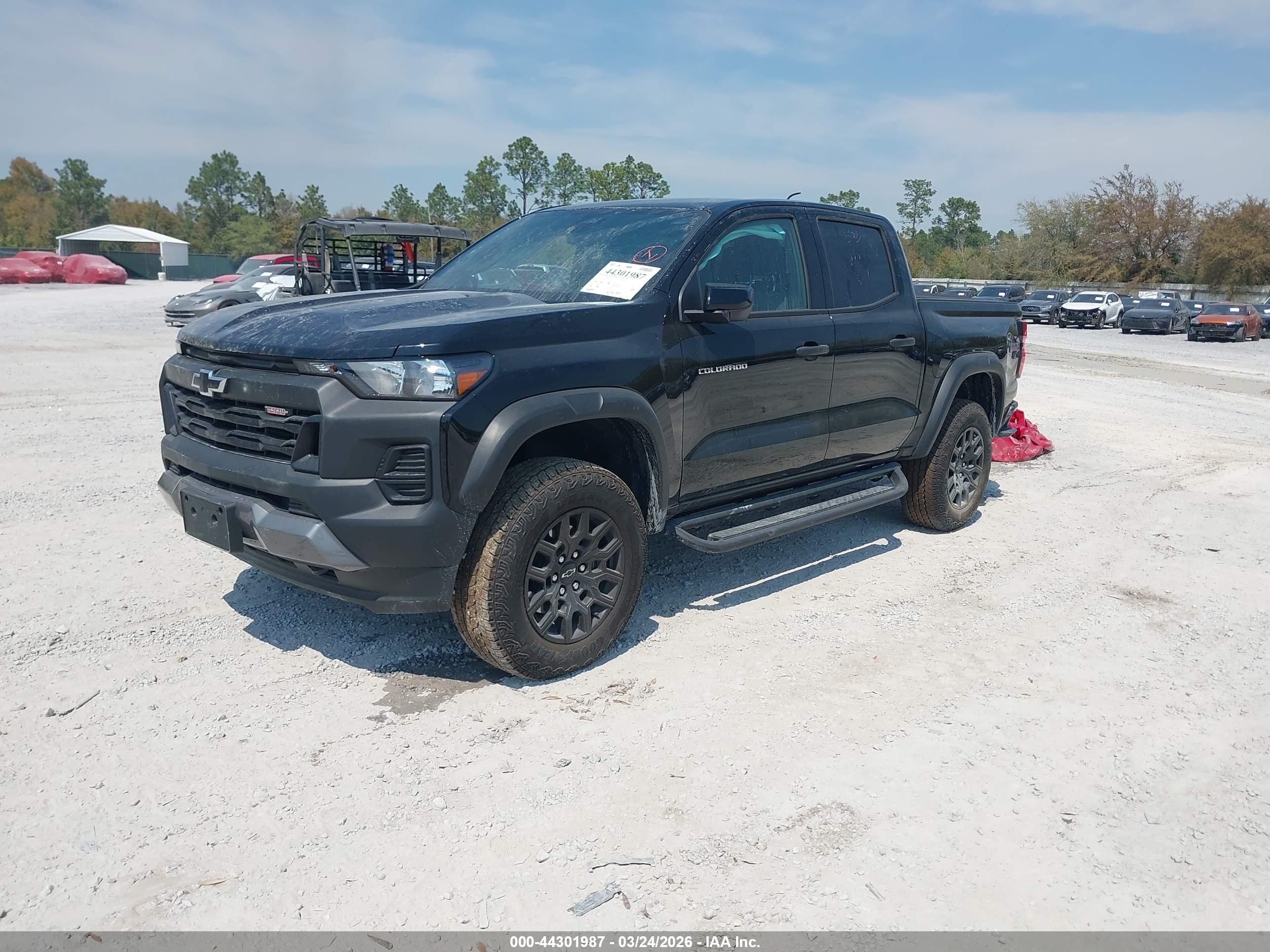 CHEVROLET COLORADO image 2