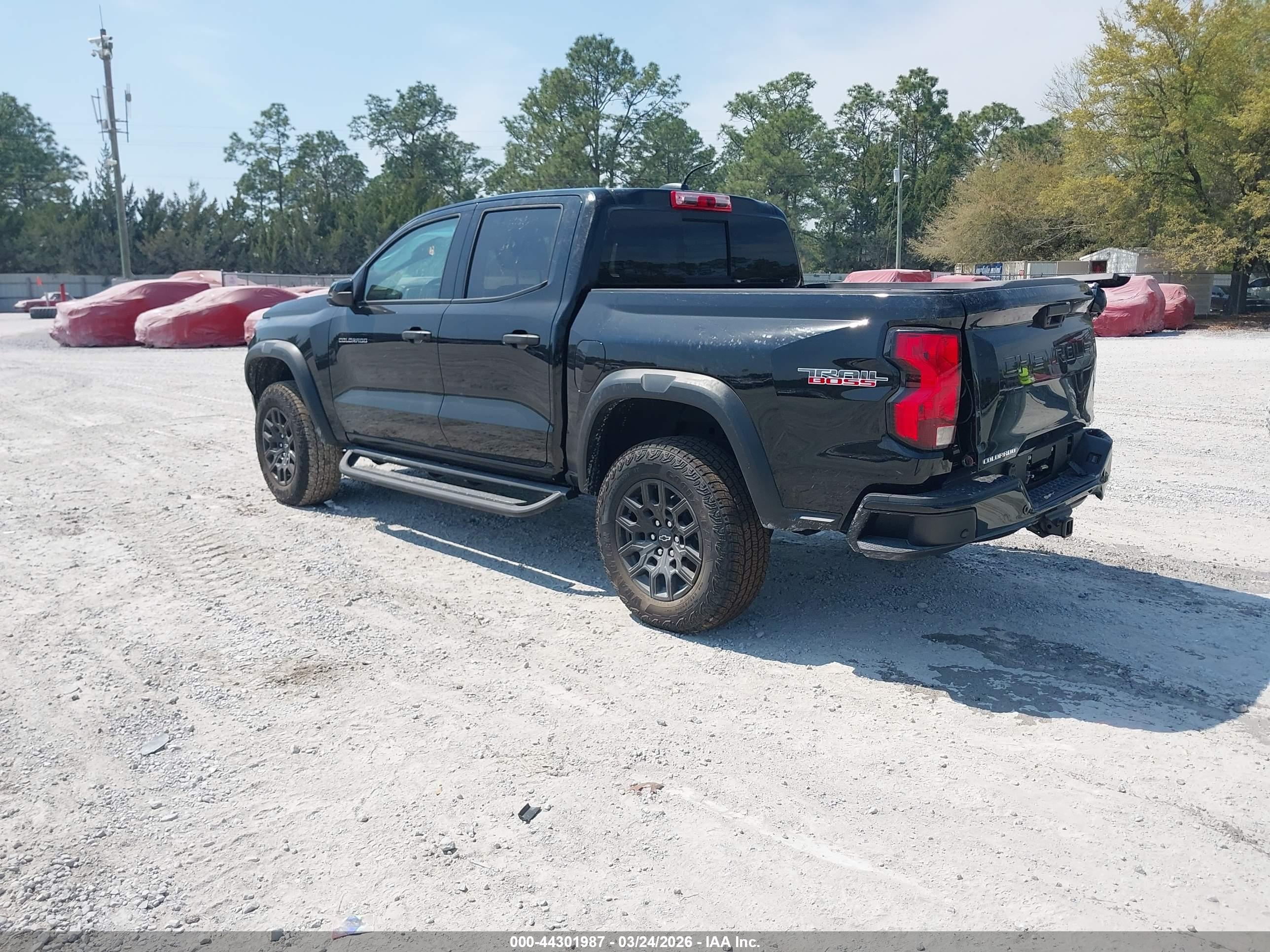 CHEVROLET COLORADO image 3
