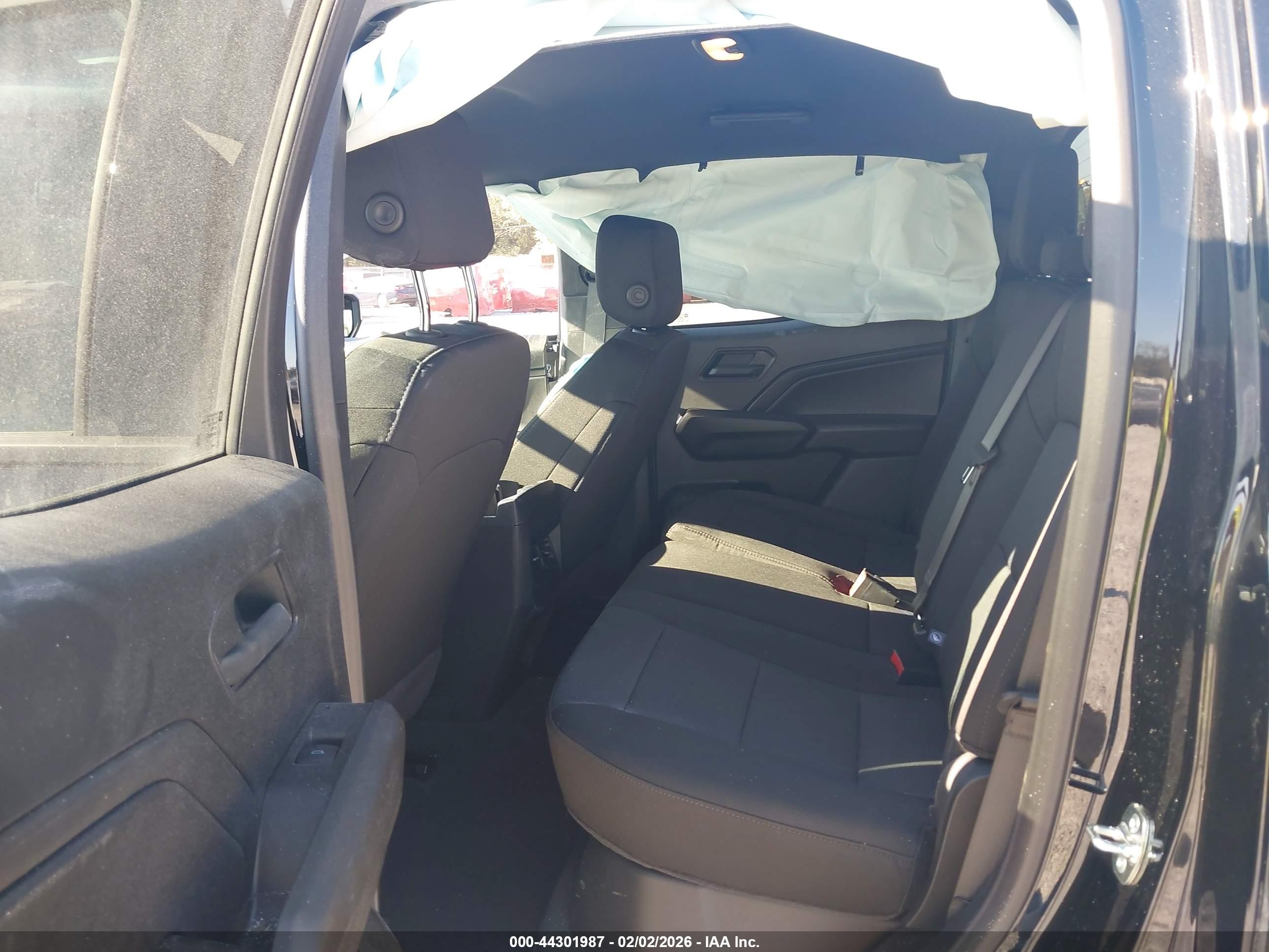 CHEVROLET COLORADO image 8