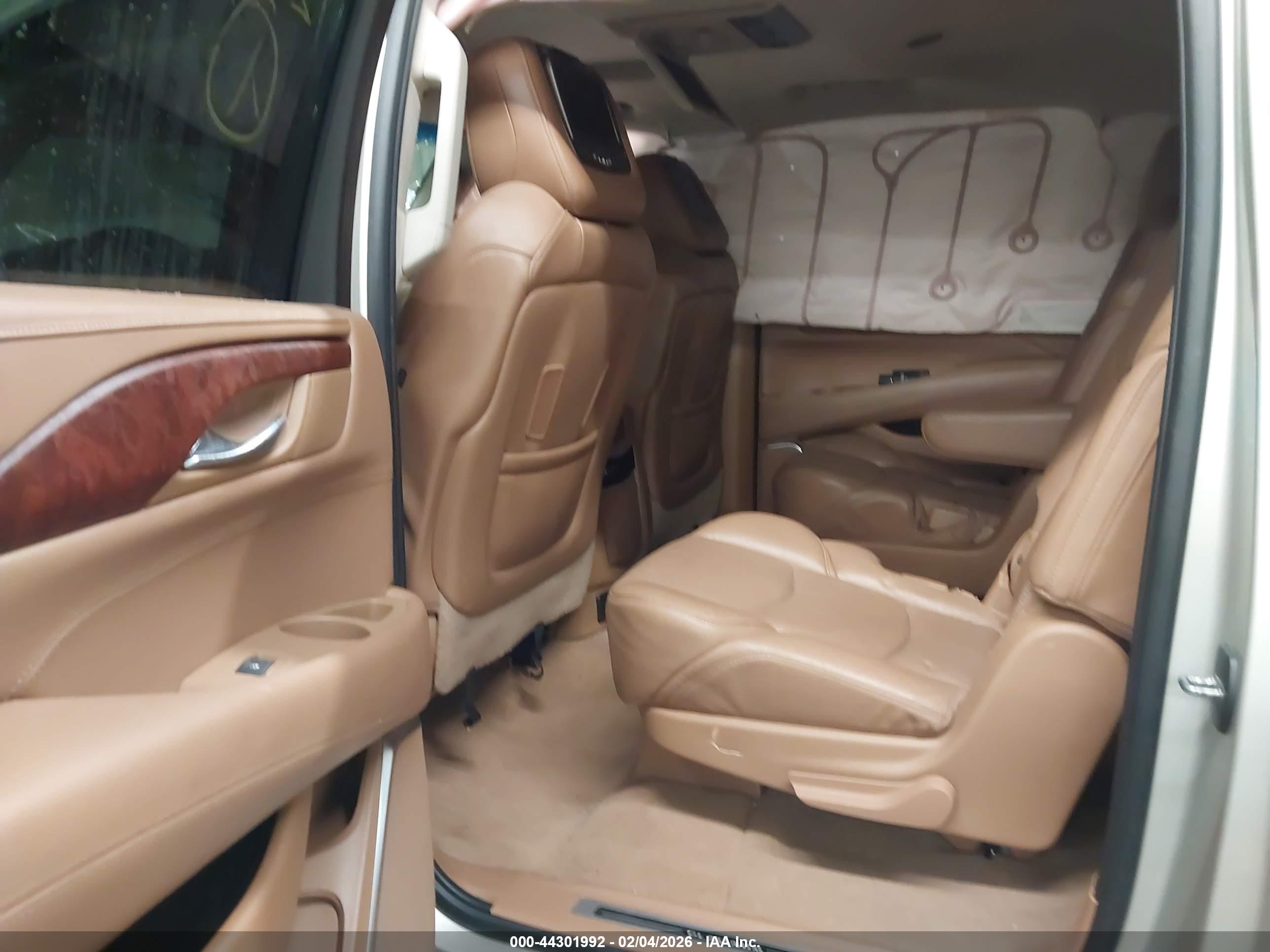 CADILLAC ESCALADE image 8