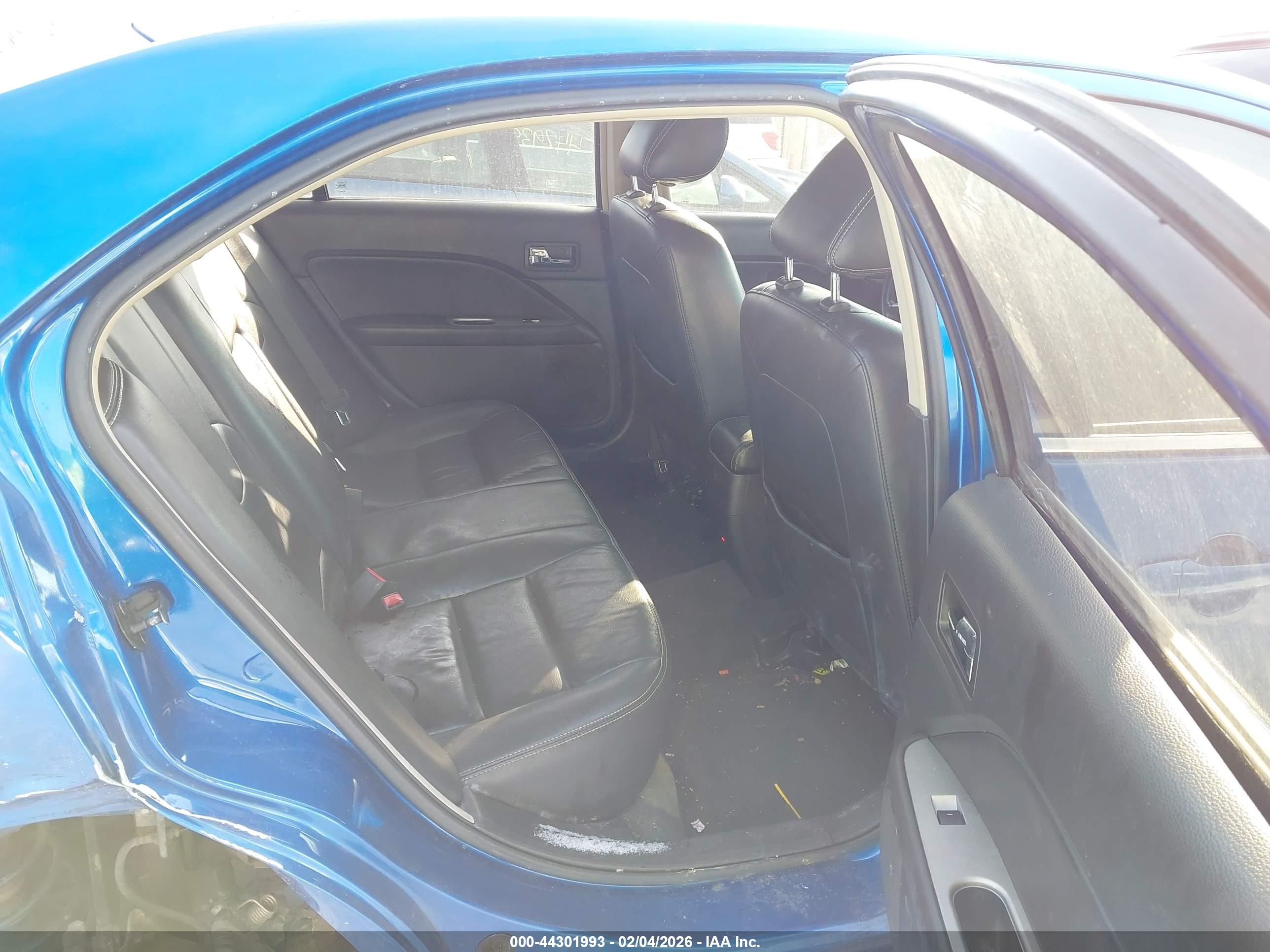 FORD FUSION image 8