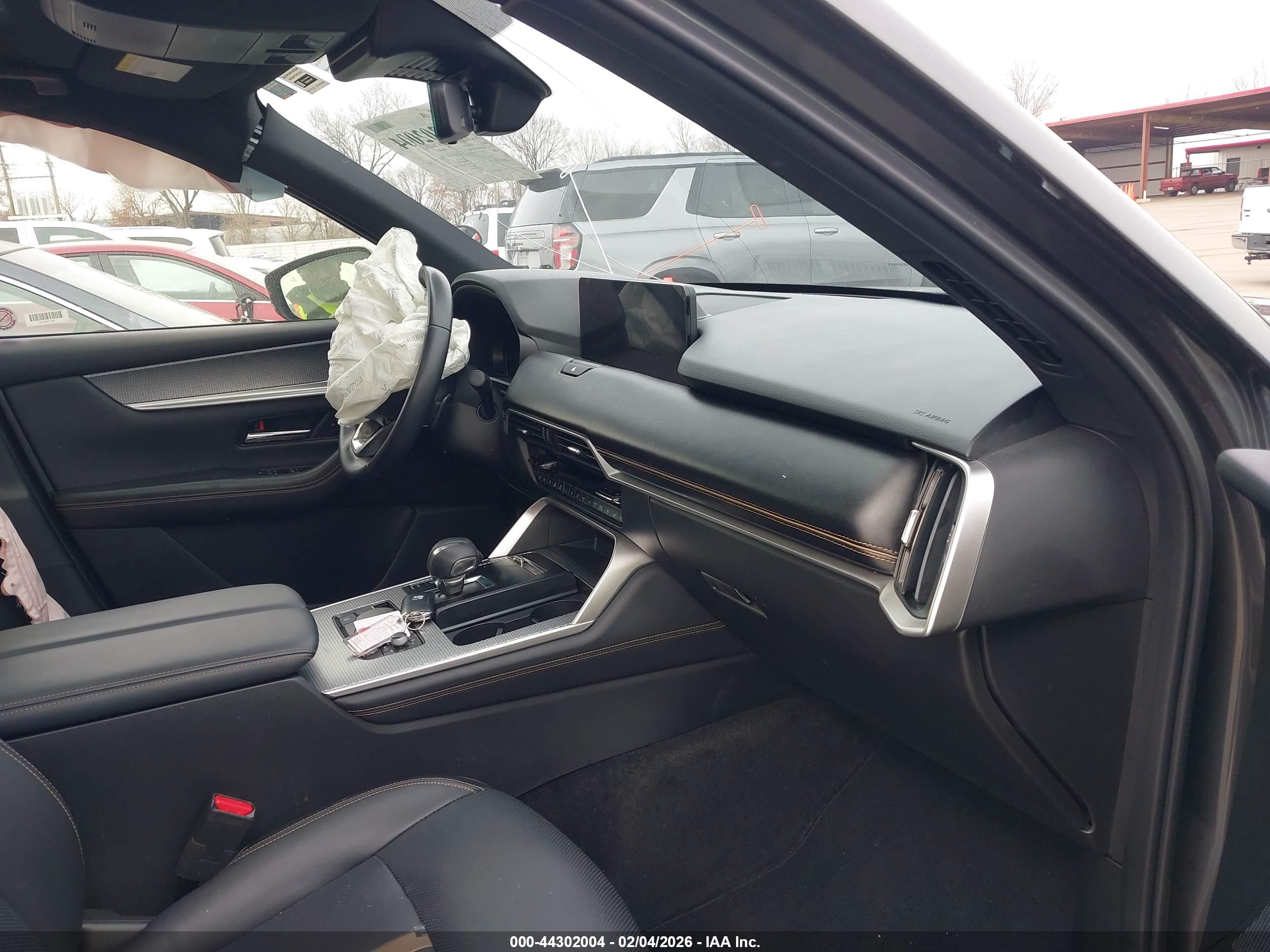 MAZDA CX-90 image 5