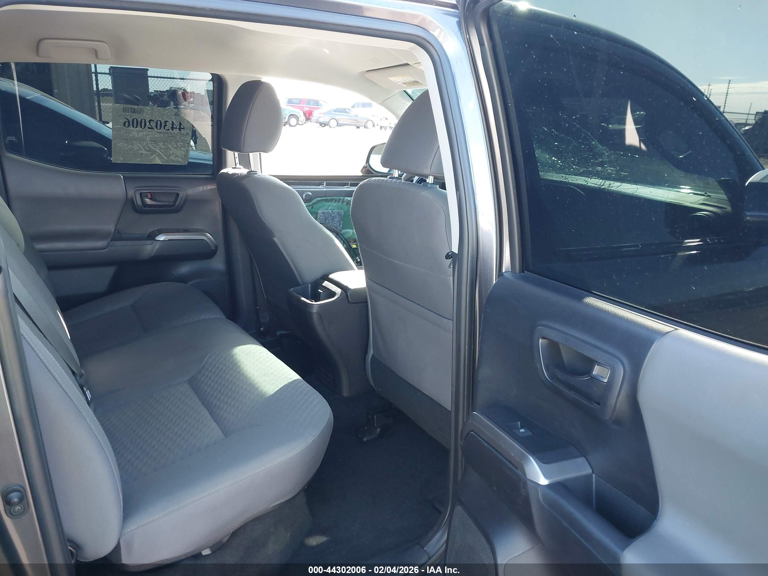 TOYOTA TACOMA image 8