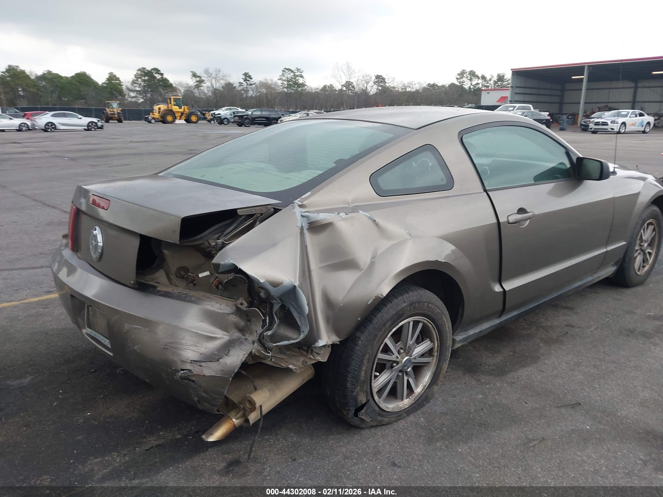 FORD MUSTANG image 4
