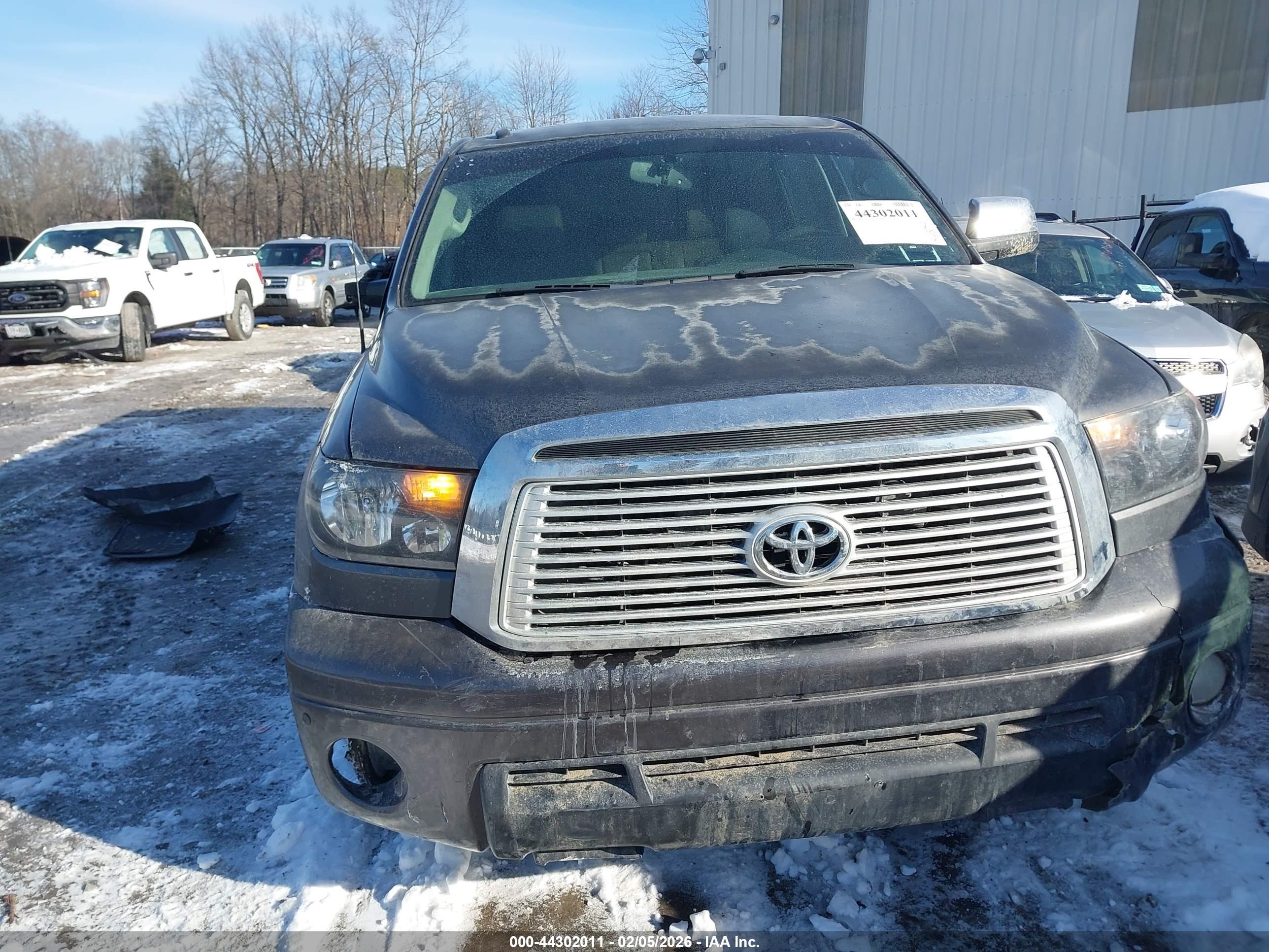 TOYOTA TUNDRA image 6