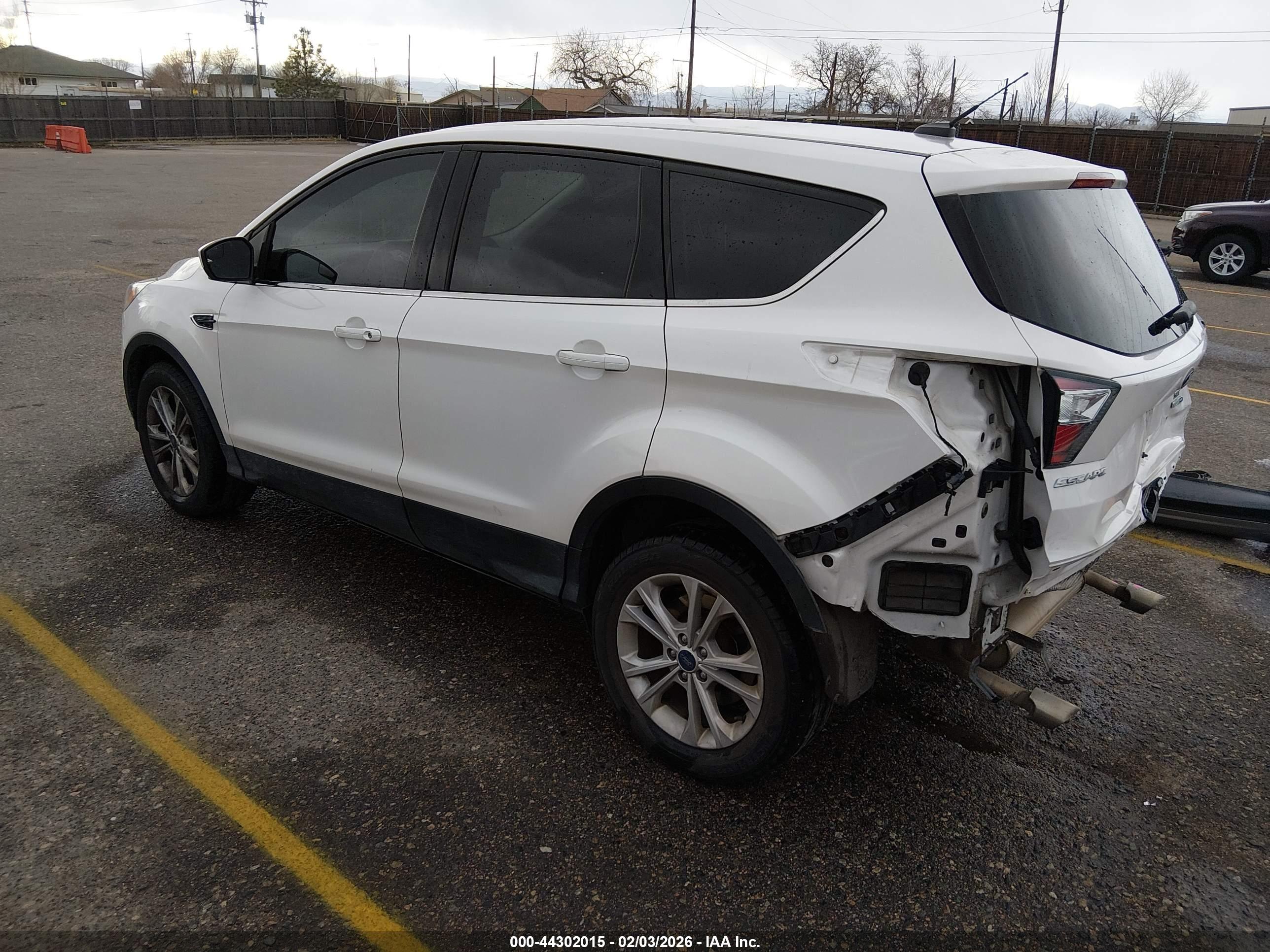 FORD ESCAPE image 3