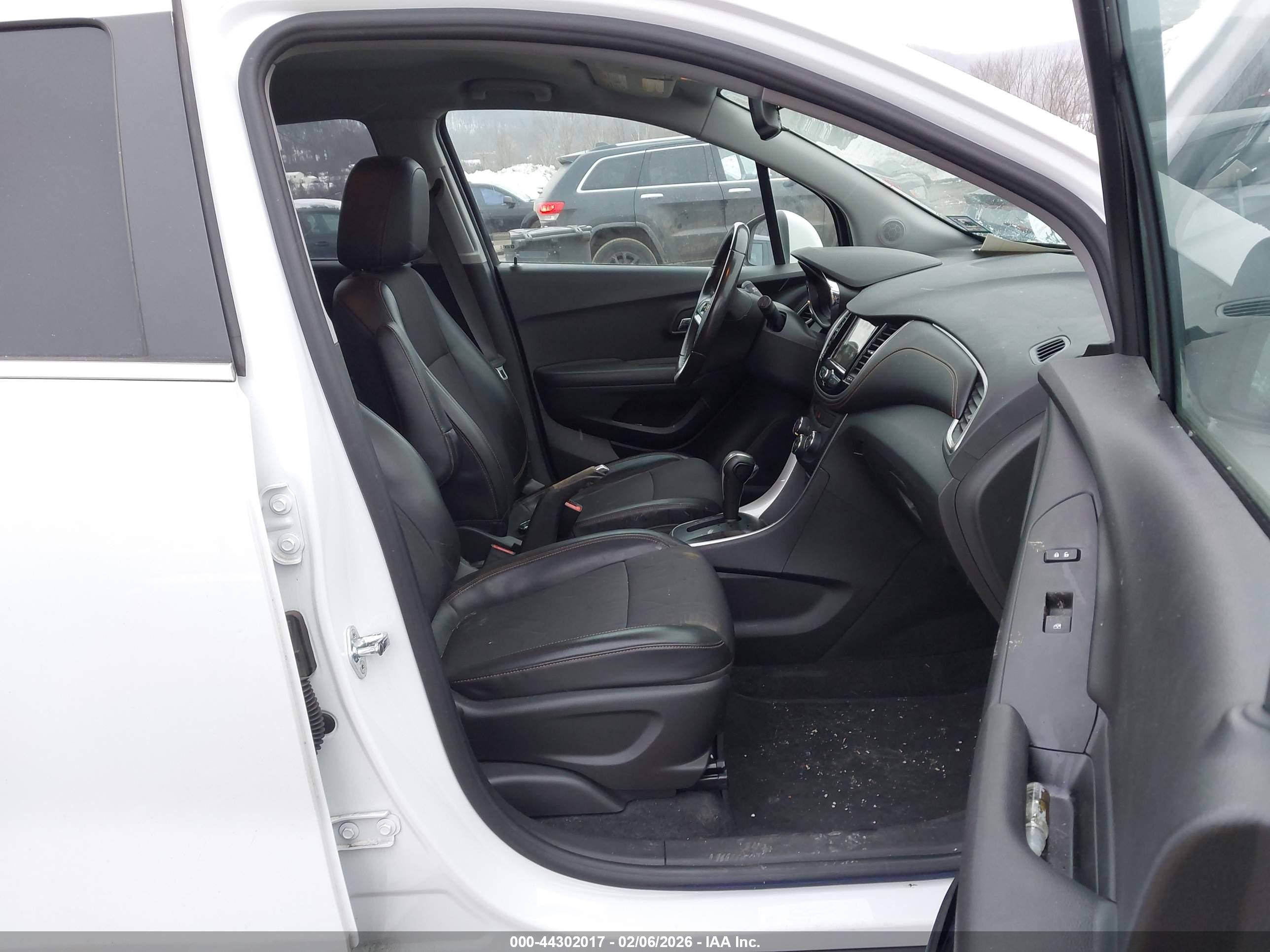 CHEVROLET TRAX image 5