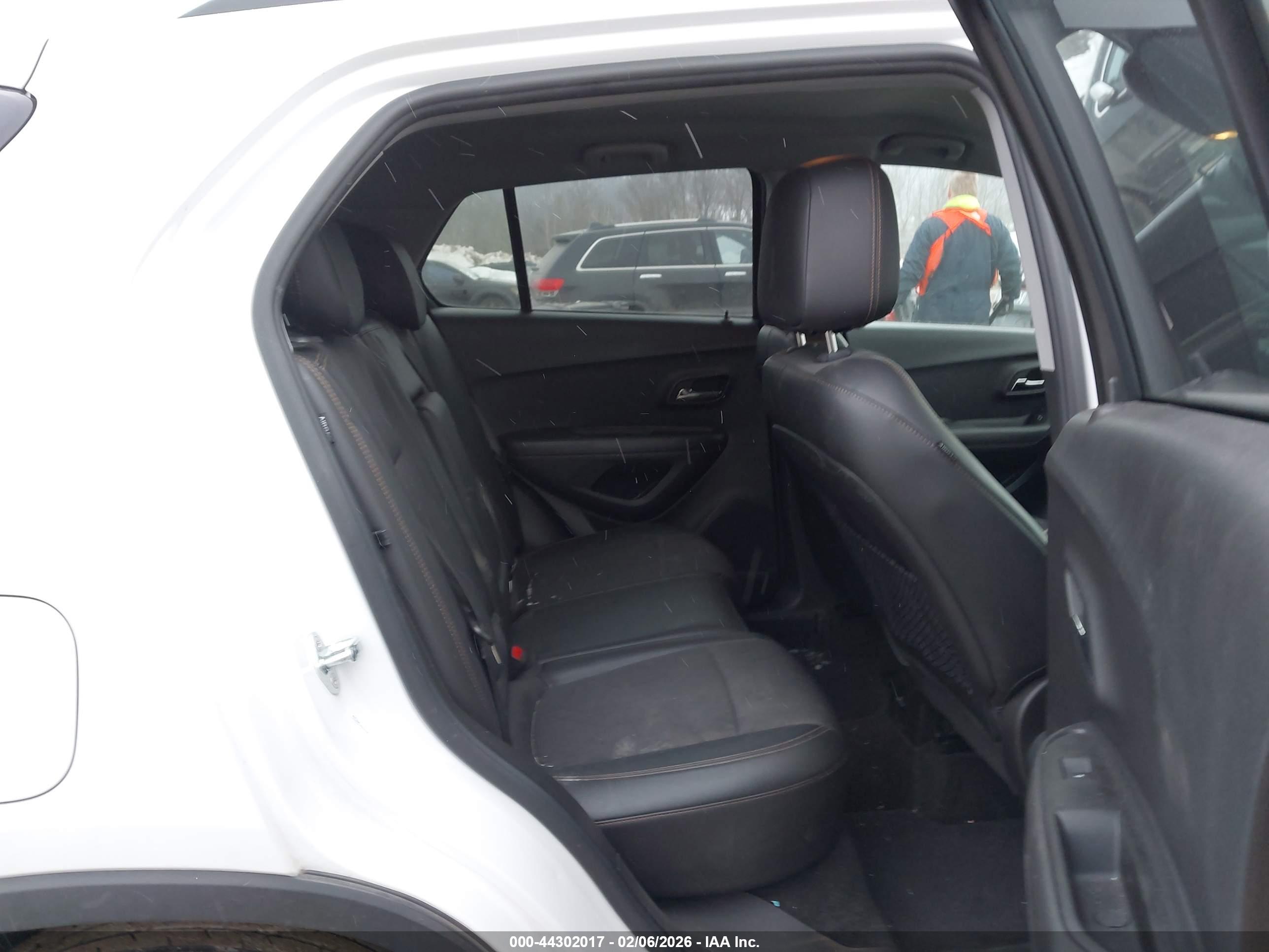 CHEVROLET TRAX image 8