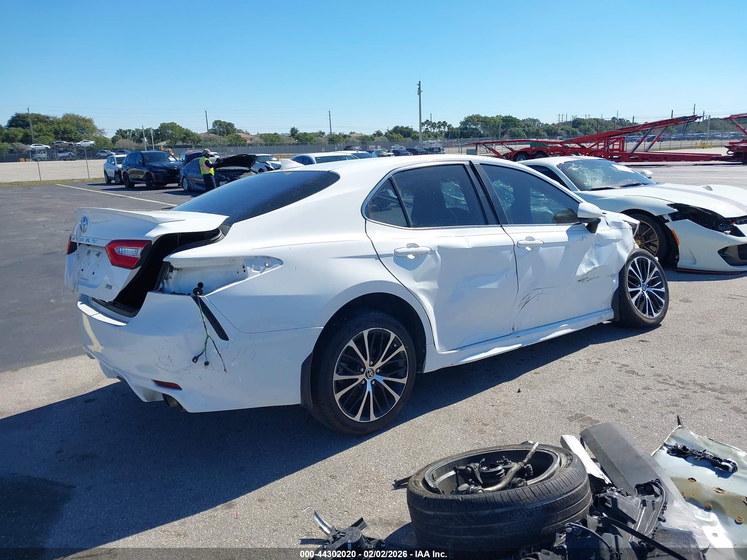 TOYOTA CAMRY image 4