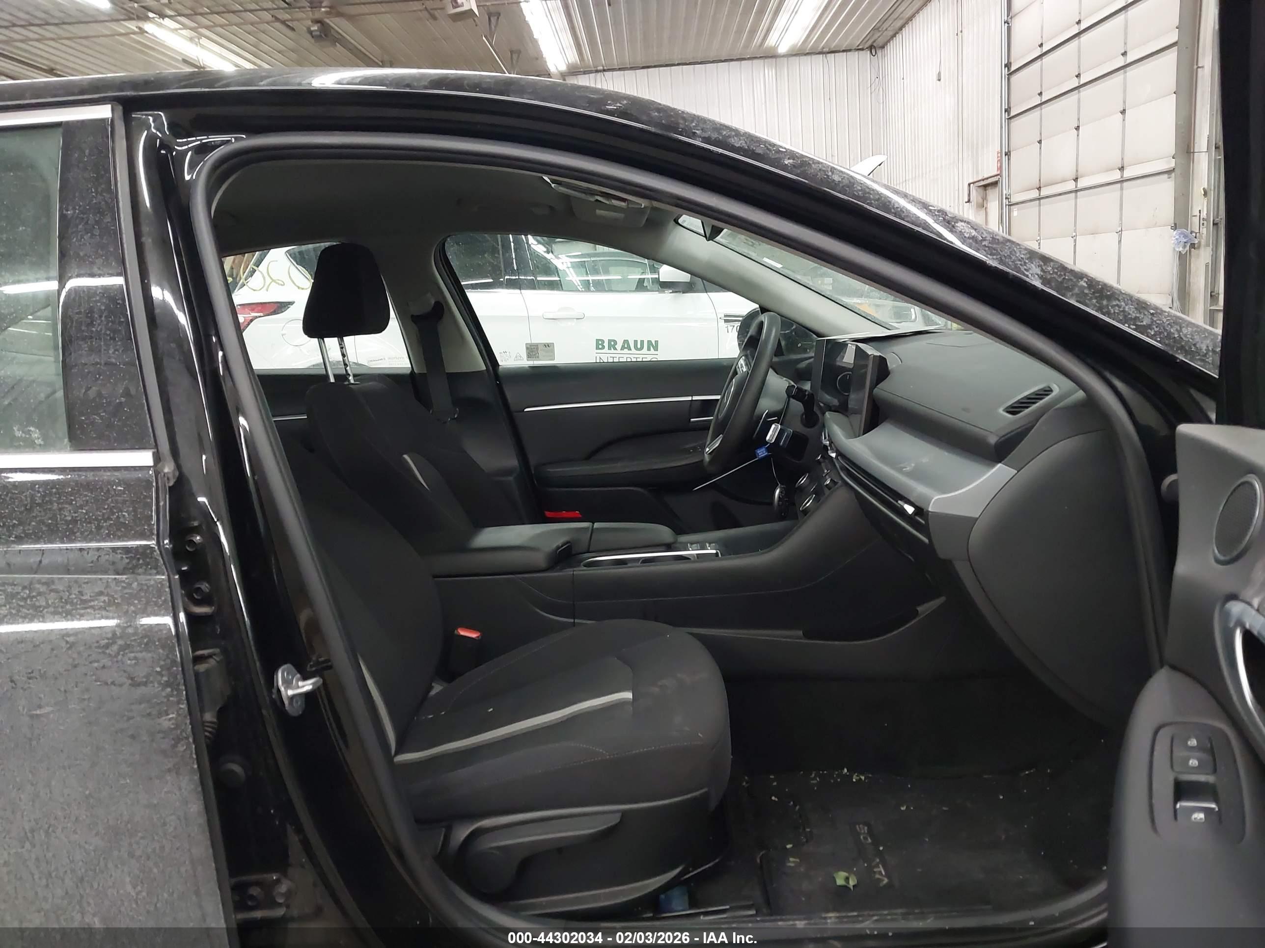 HYUNDAI SONATA image 5