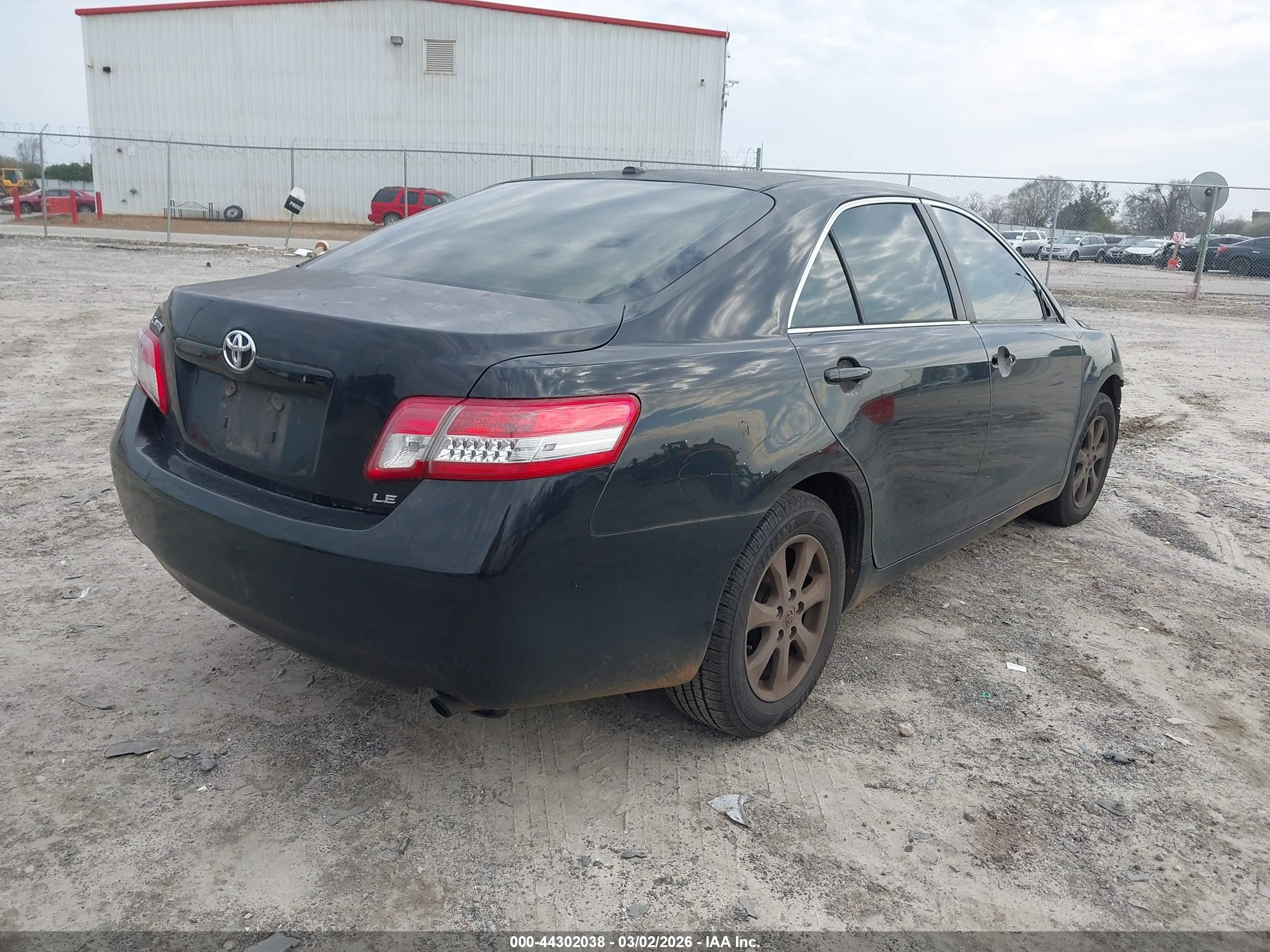 TOYOTA CAMRY image 4
