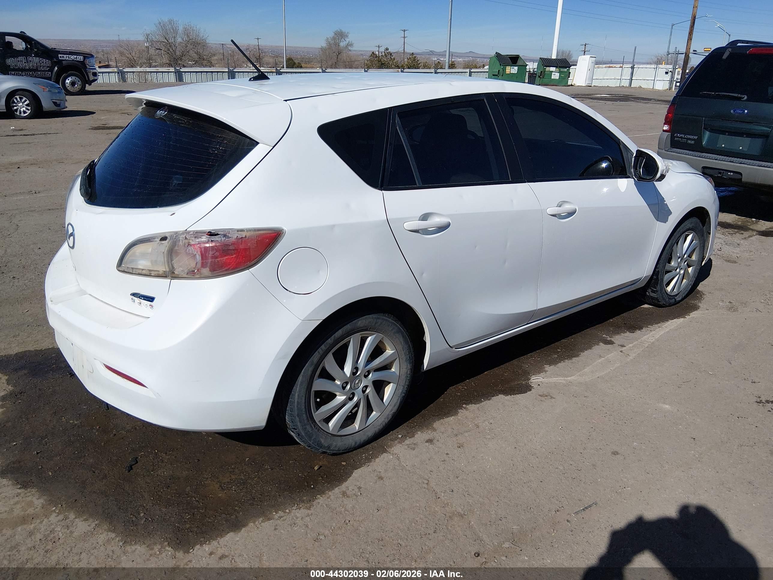 MAZDA MAZDA3 image 4