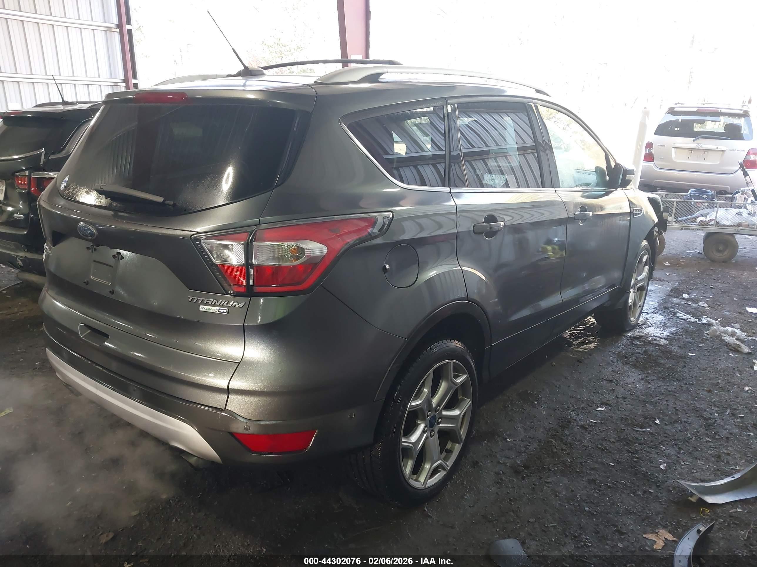 FORD ESCAPE image 4