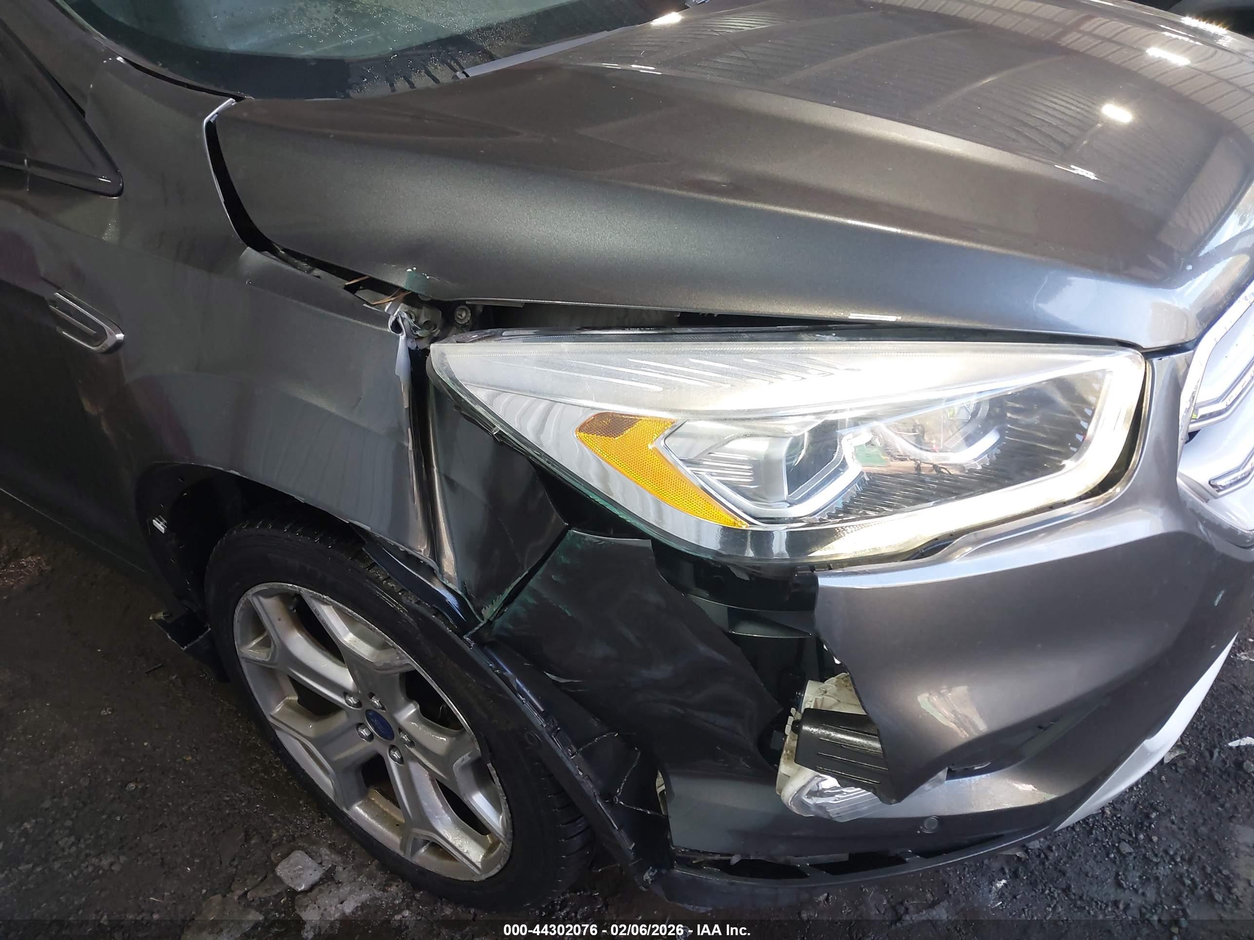 FORD ESCAPE image 6