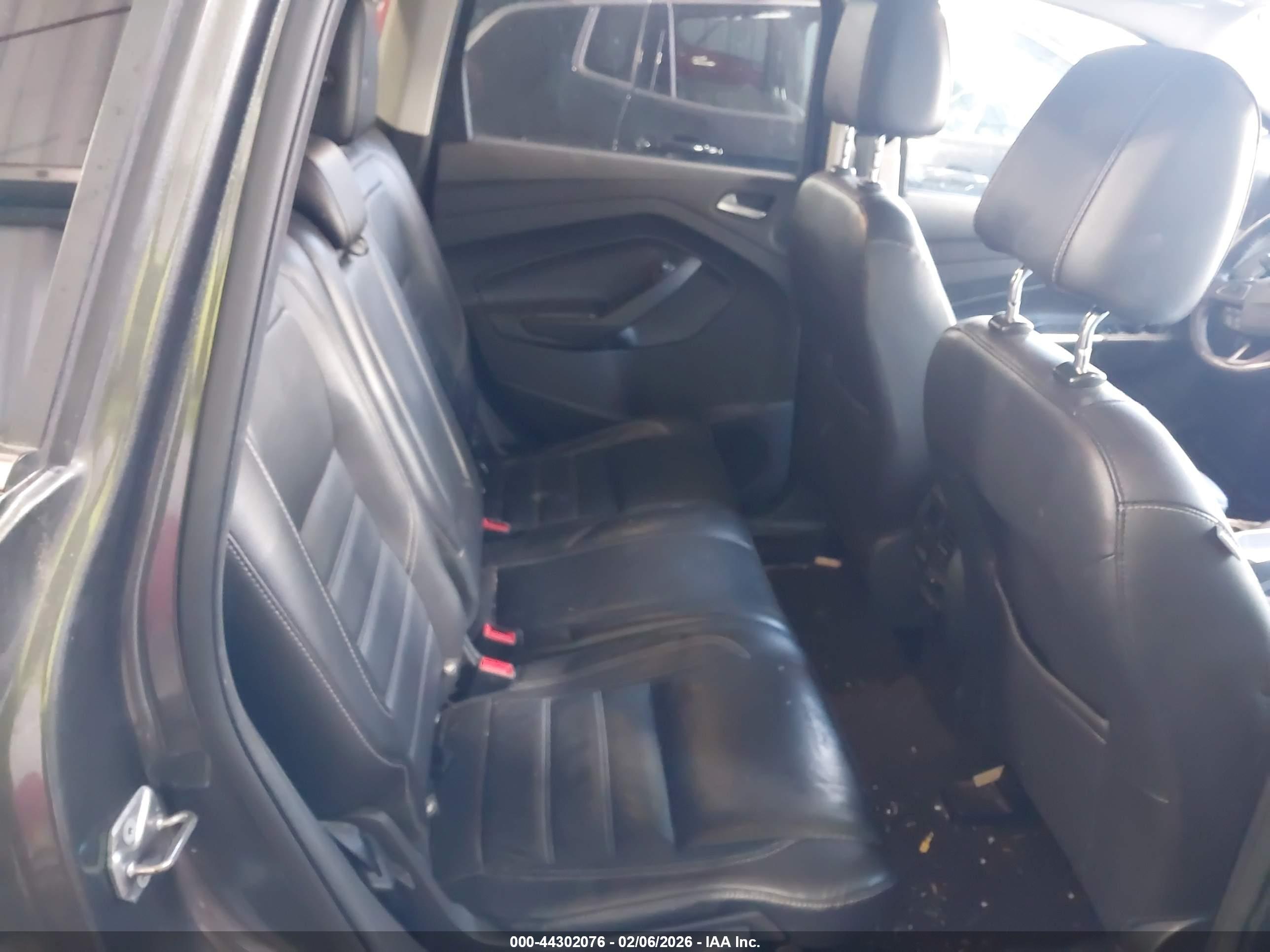 FORD ESCAPE image 8
