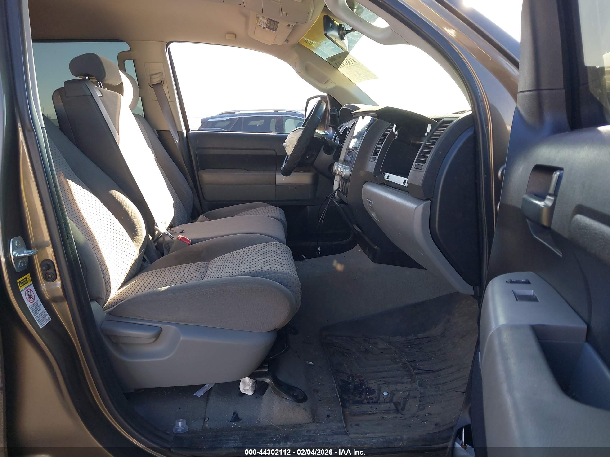 TOYOTA TUNDRA image 5