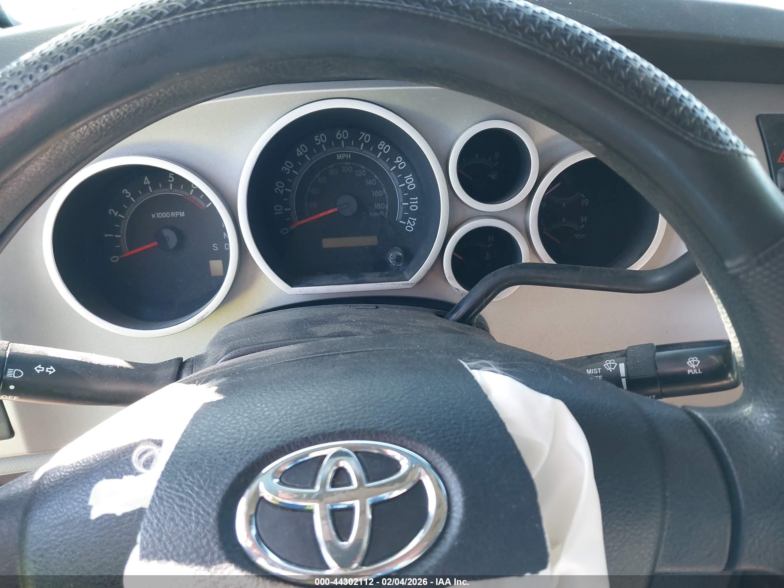 TOYOTA TUNDRA image 7