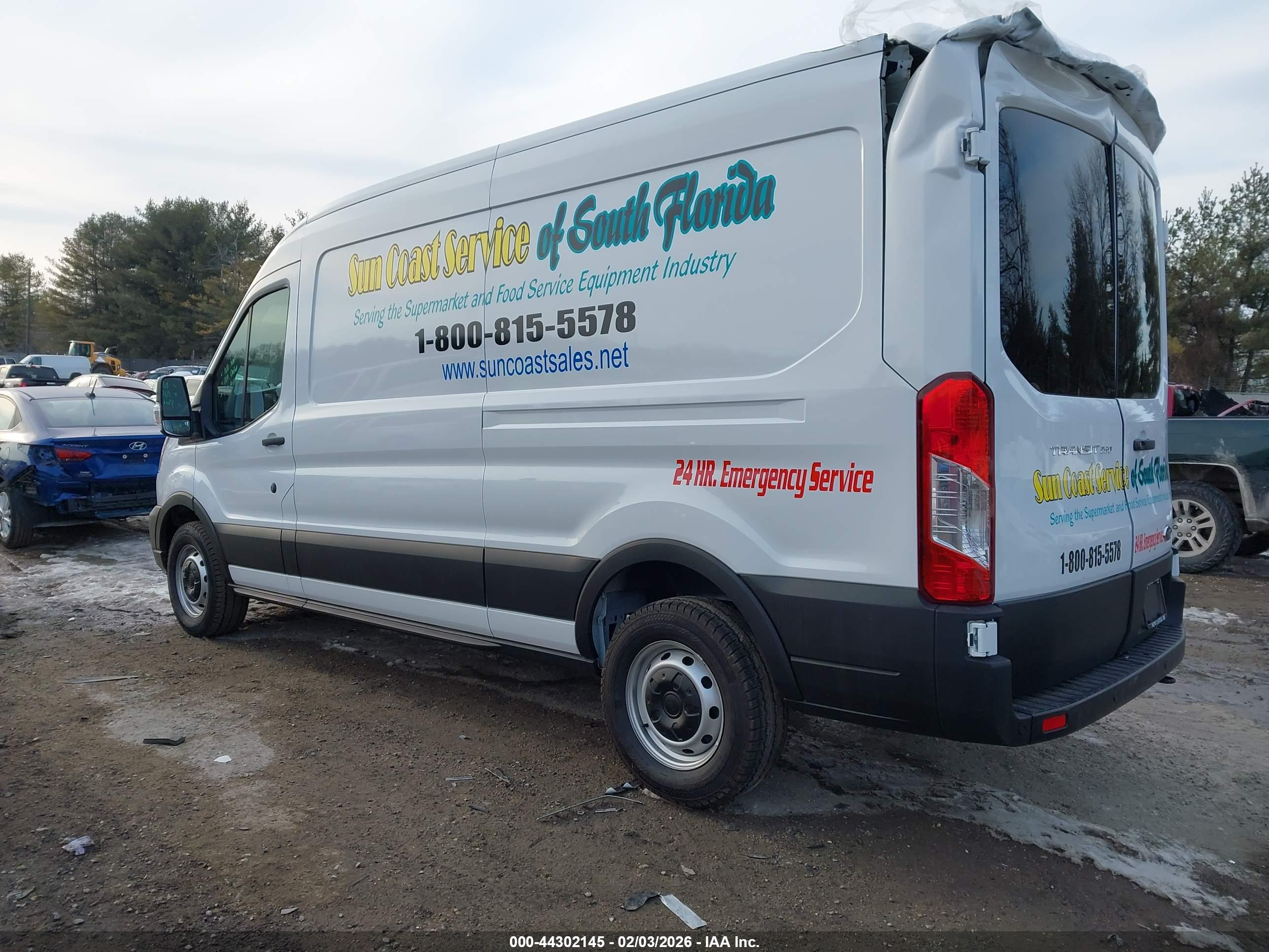FORD TRANSIT-250 image 3