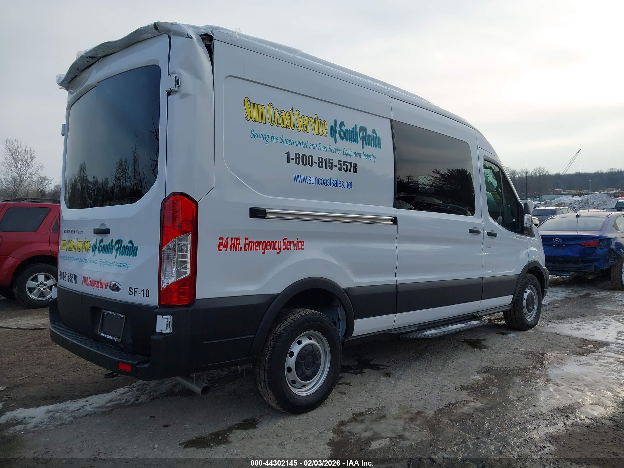 FORD TRANSIT-250 image 4