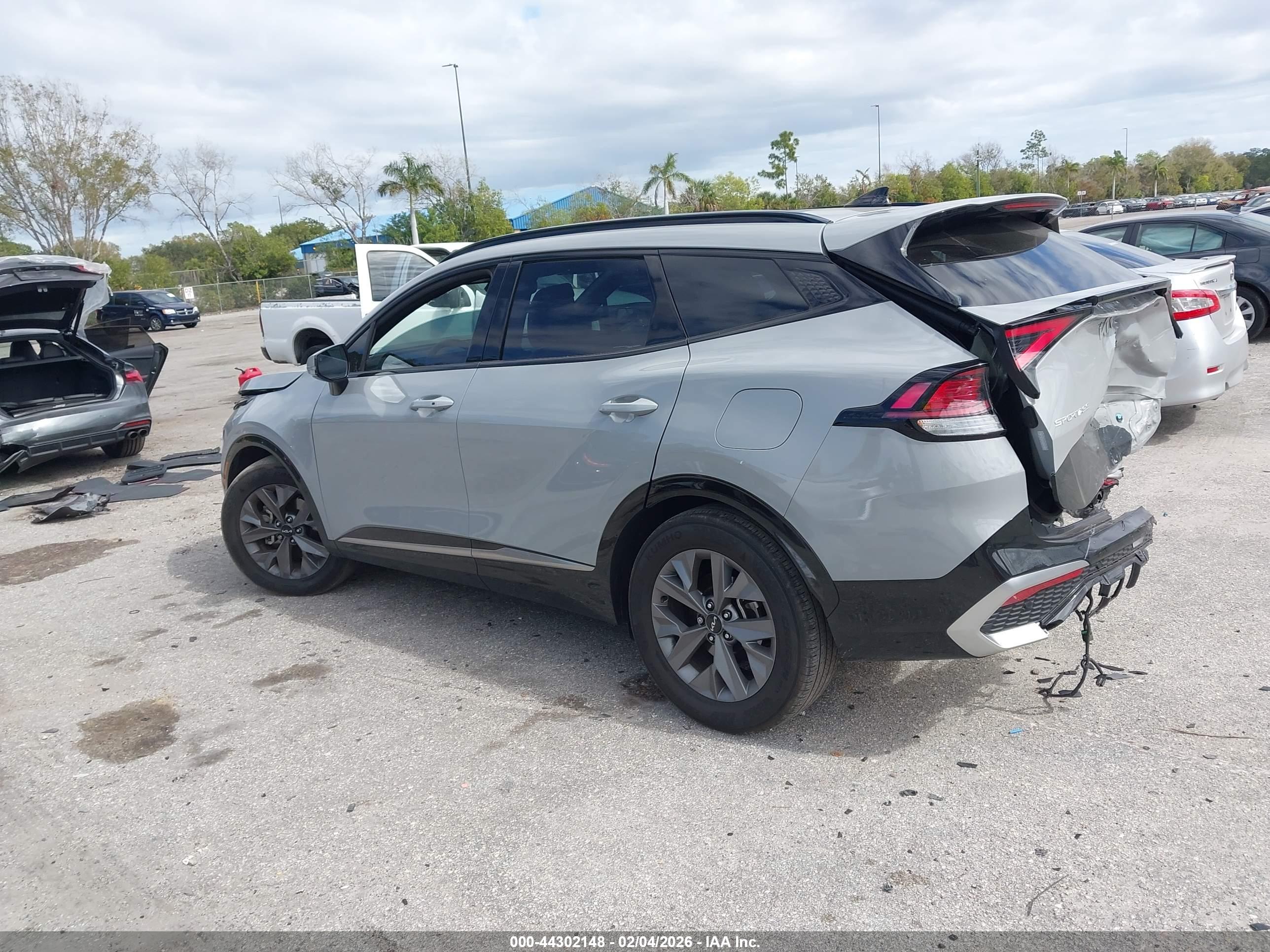 KIA SPORTAGE image 3