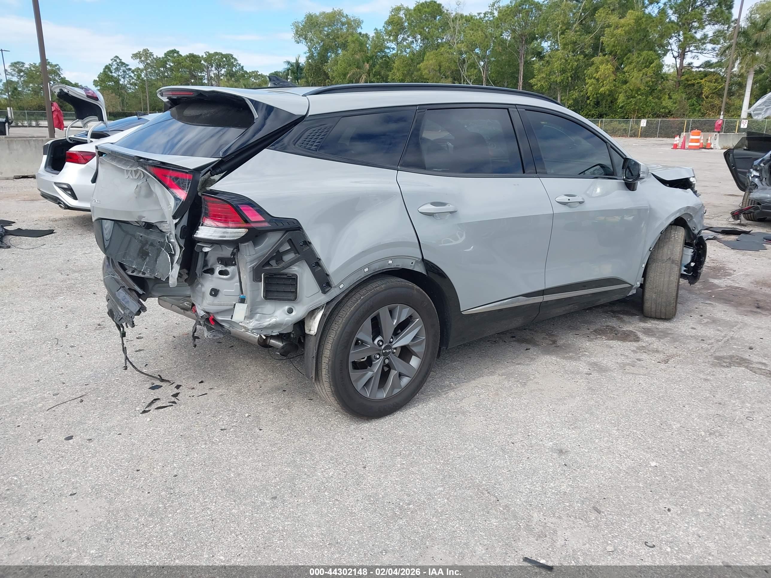 KIA SPORTAGE image 4