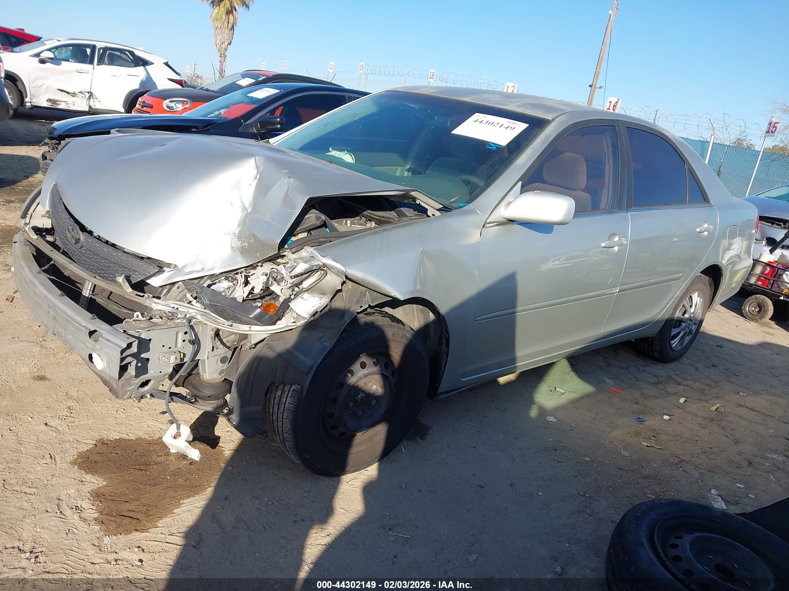 TOYOTA CAMRY image 2