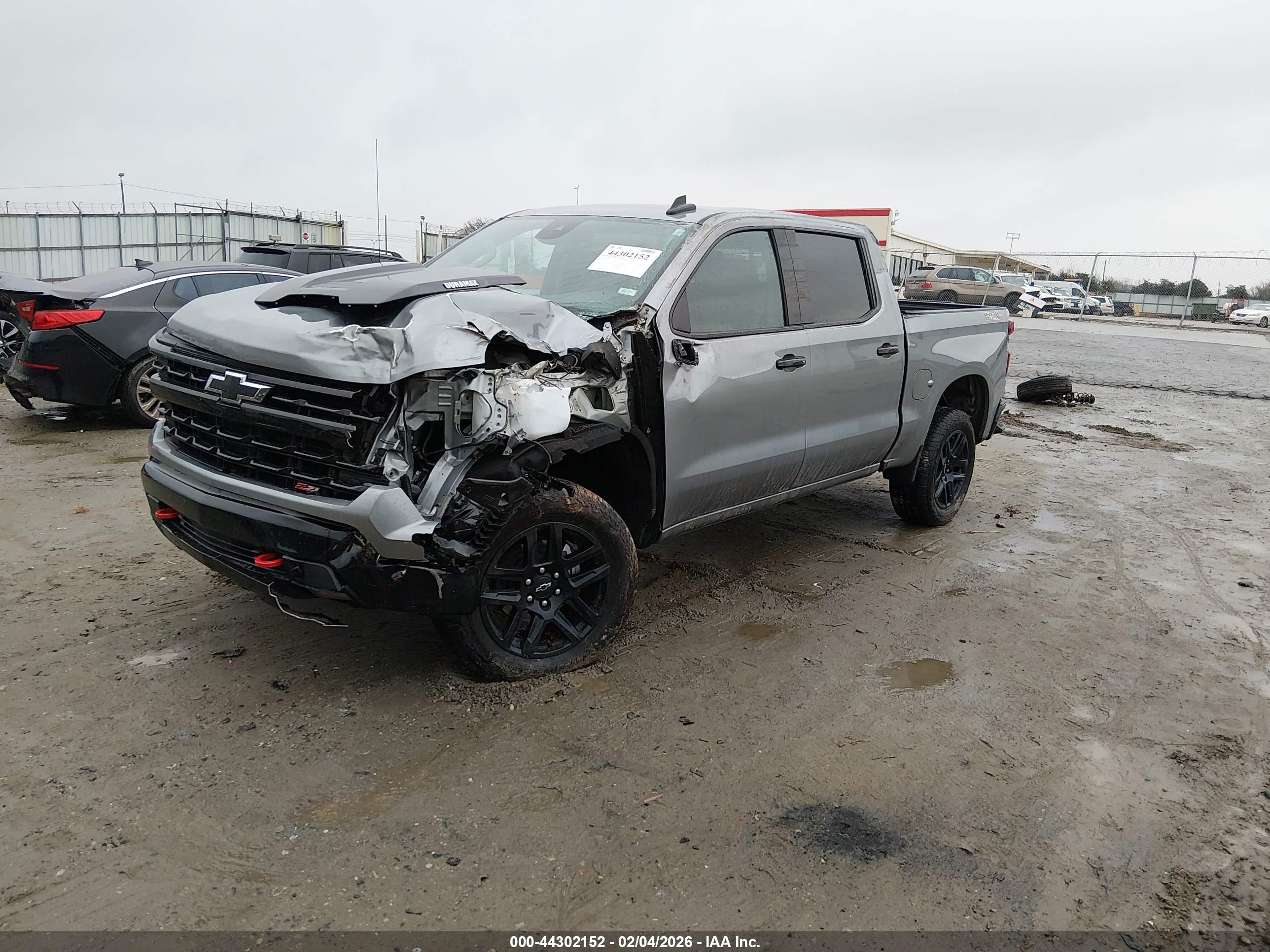 CHEVROLET SILVERADO image 2