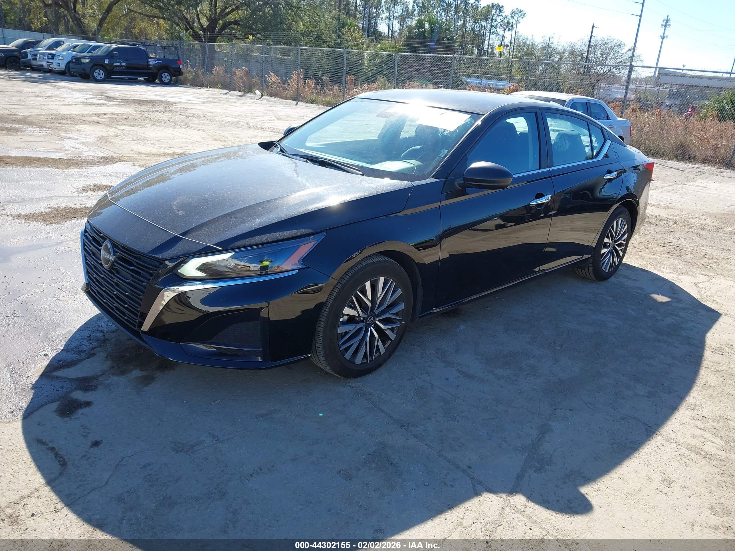 NISSAN ALTIMA image 2