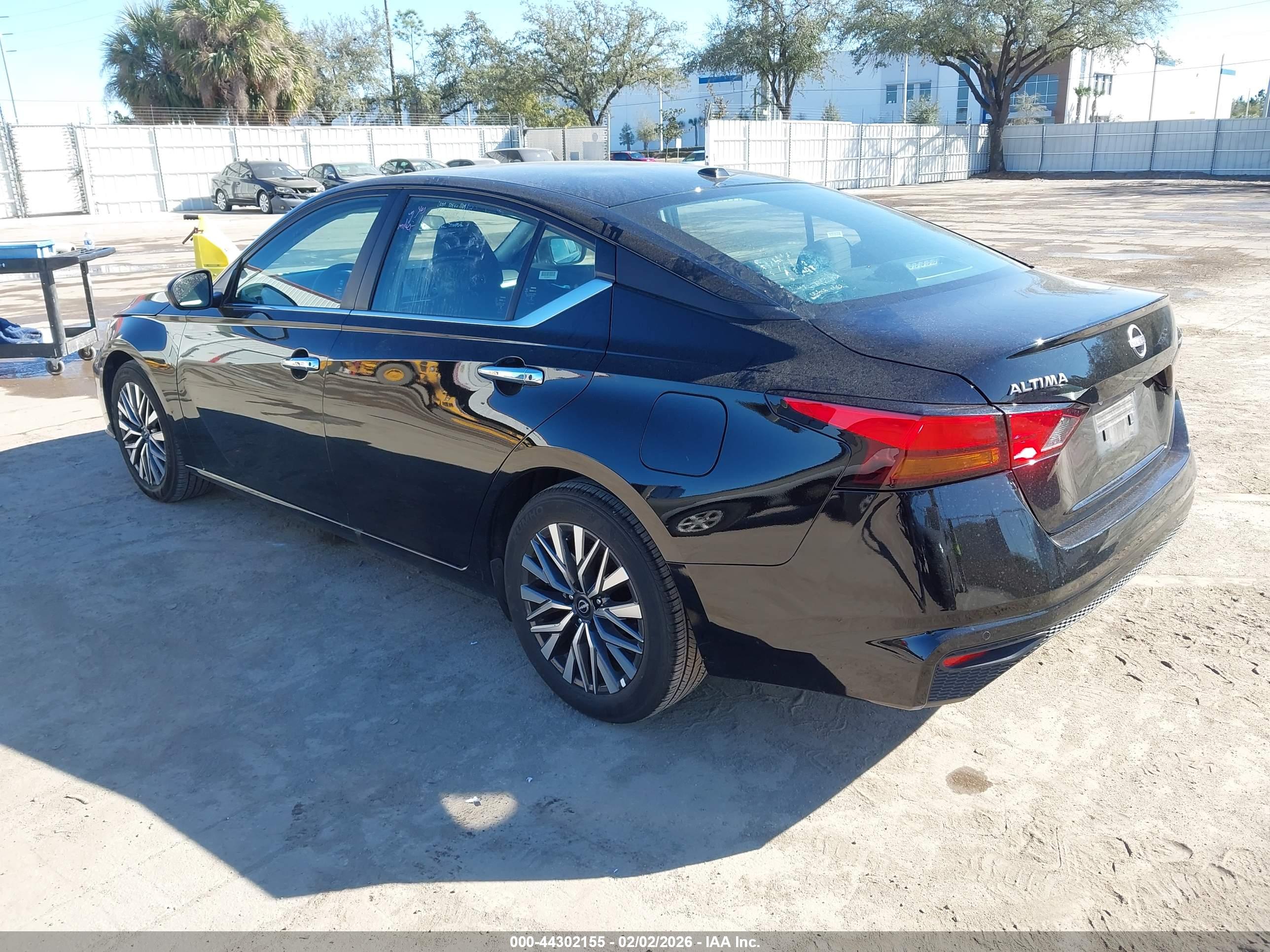 NISSAN ALTIMA image 3