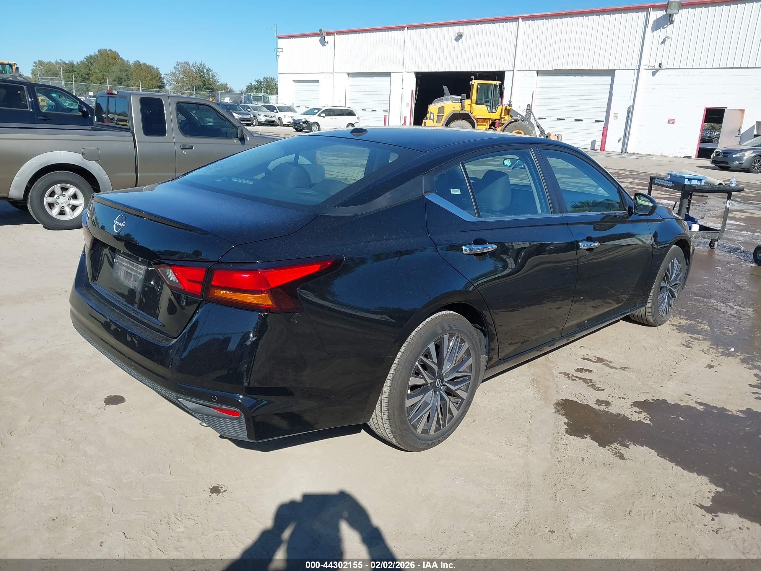 NISSAN ALTIMA image 4