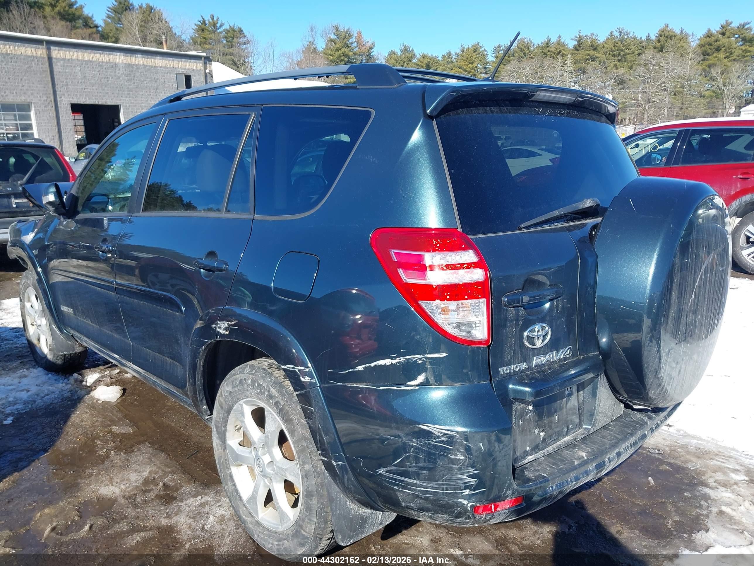 TOYOTA RAV4 image 3