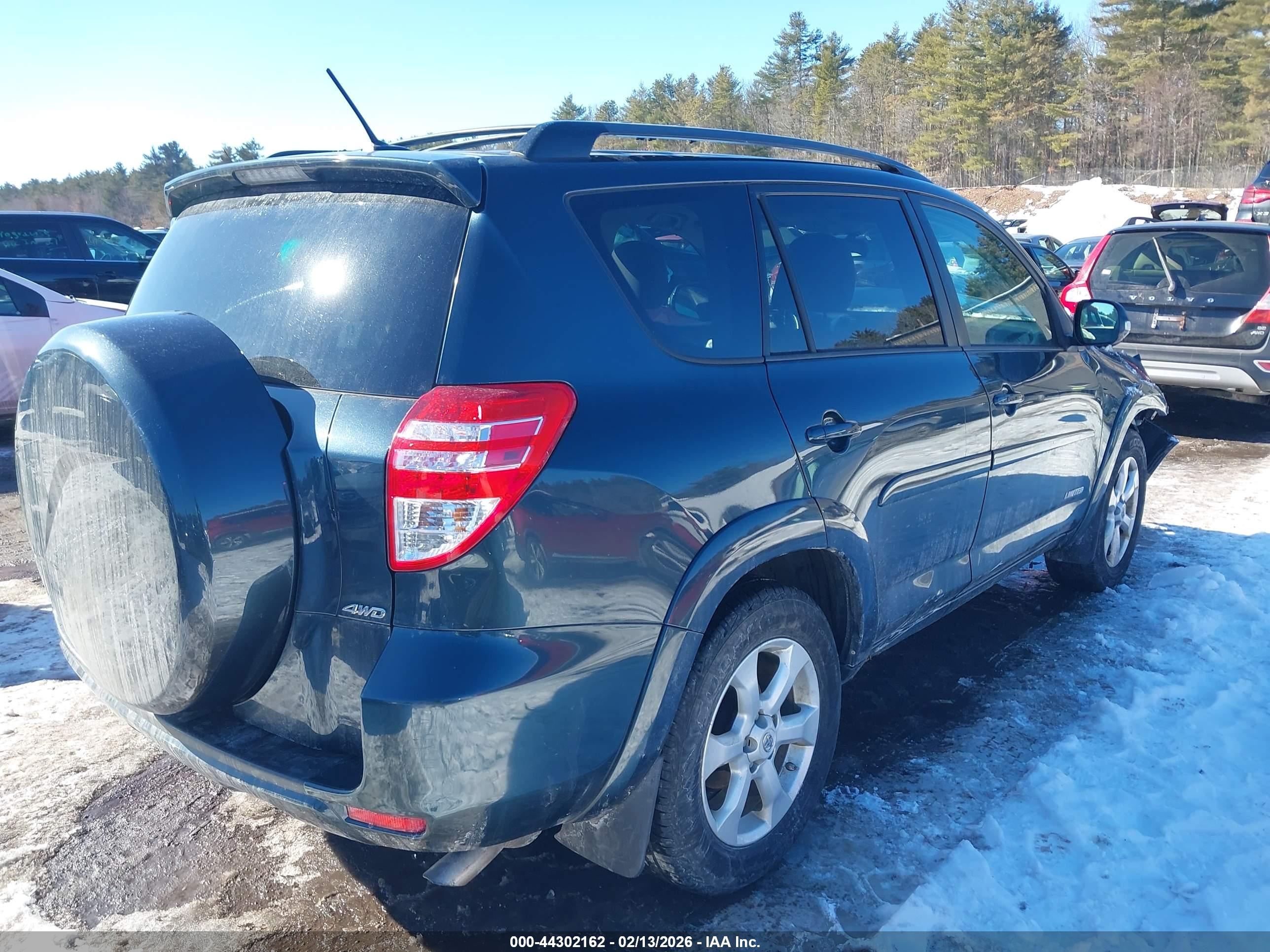 TOYOTA RAV4 image 4