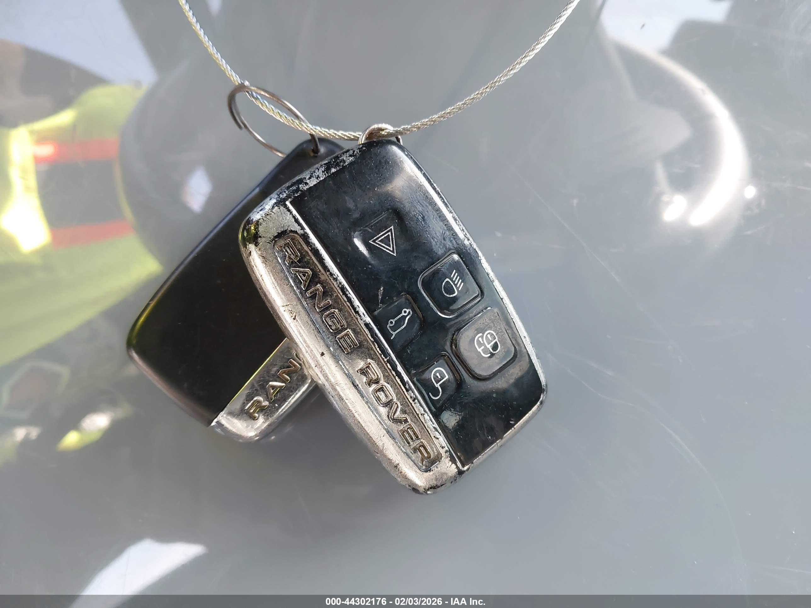 LAND ROVER image 11