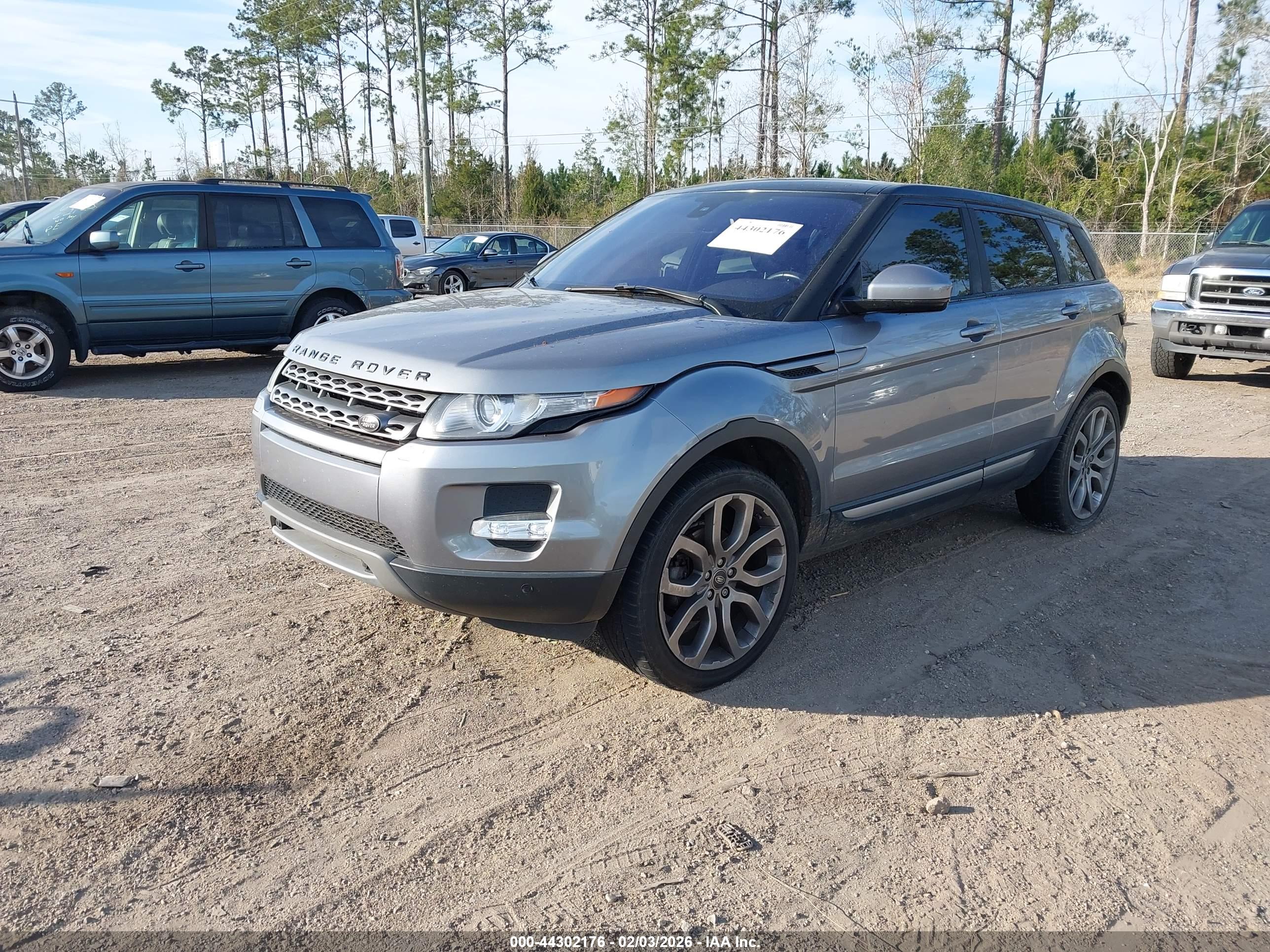 LAND ROVER image 2