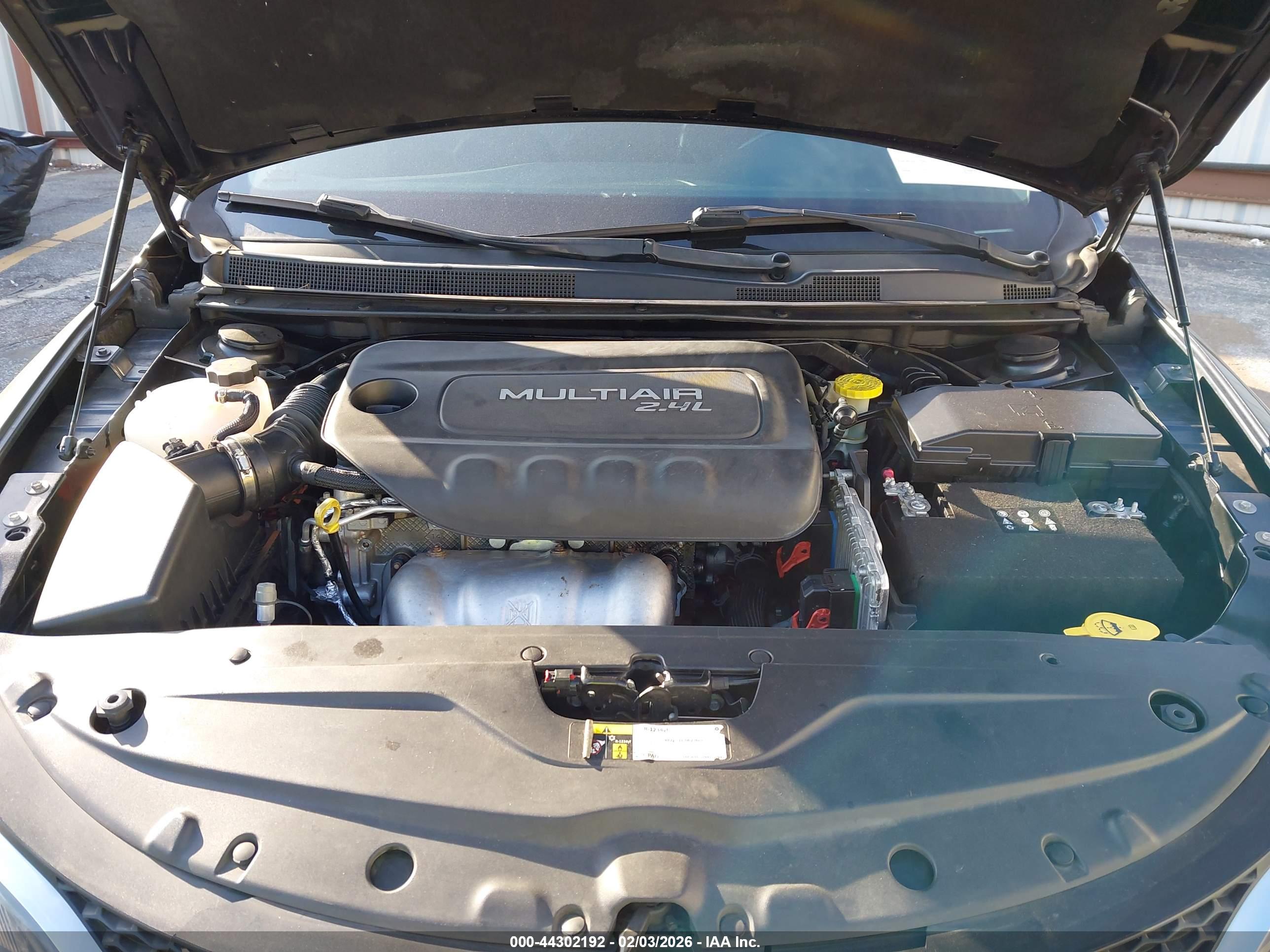 CHRYSLER 200 image 10